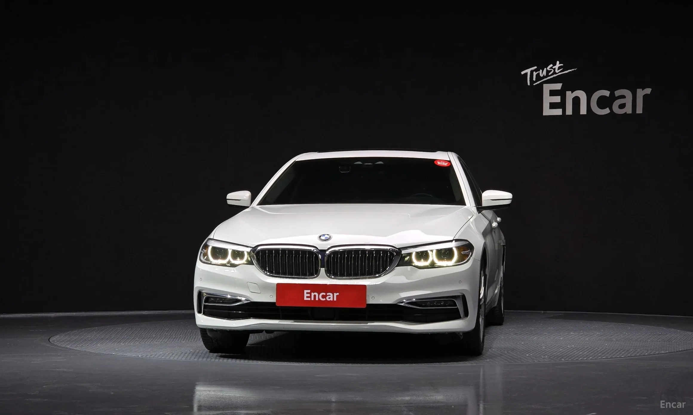 BMW 5 Series (G30) превью 2