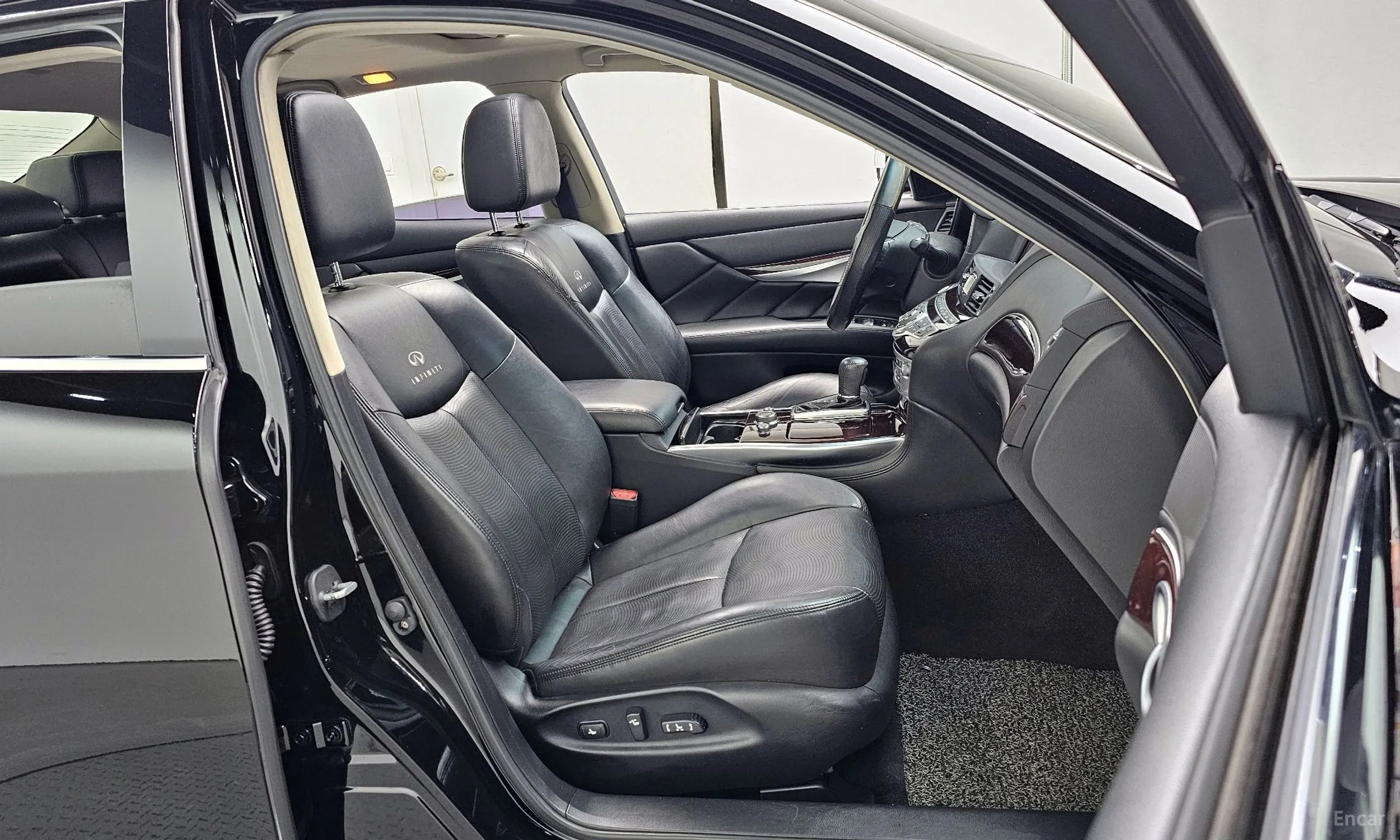 Infiniti M37 превью 10