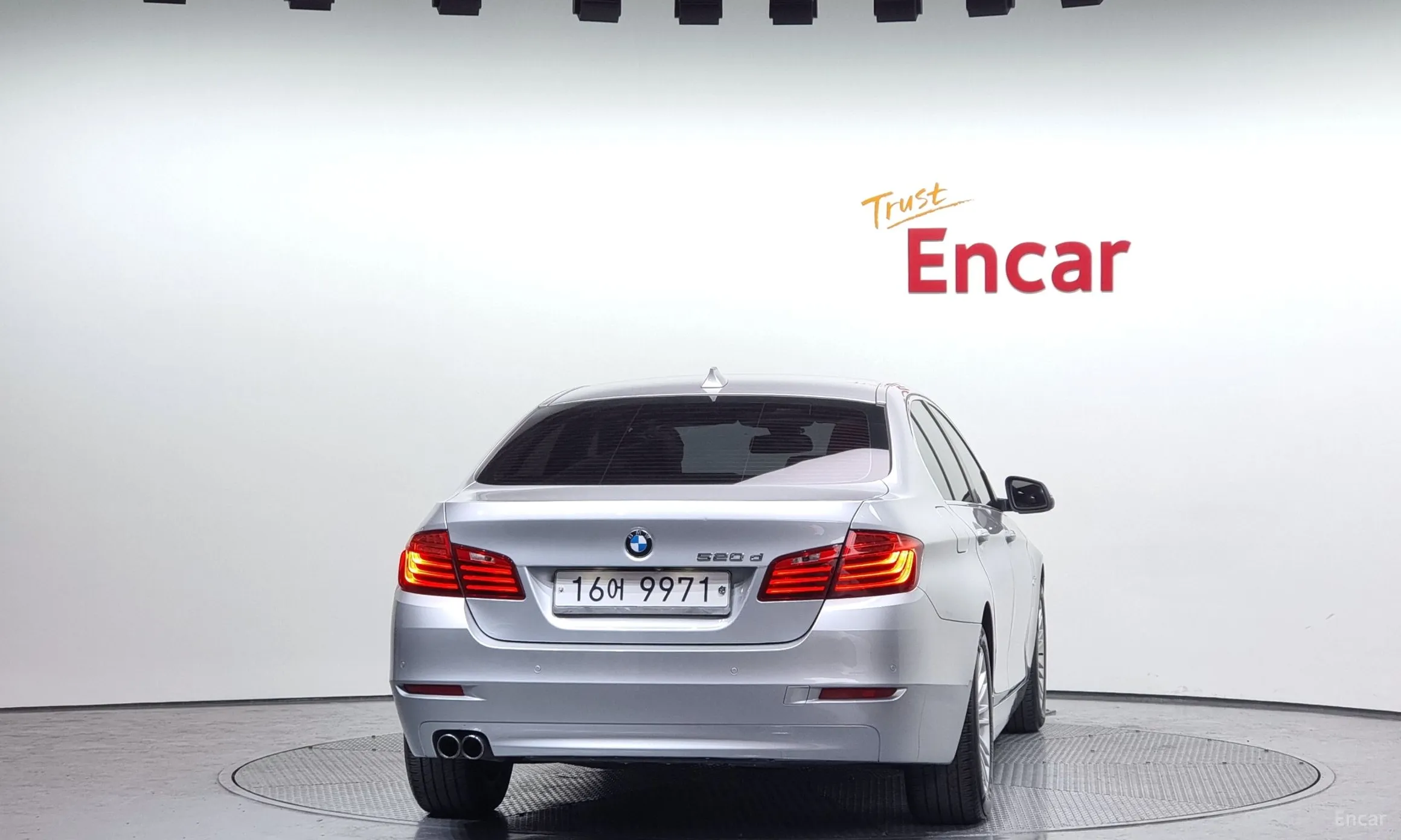 BMW 5 Series (F10) превью 3