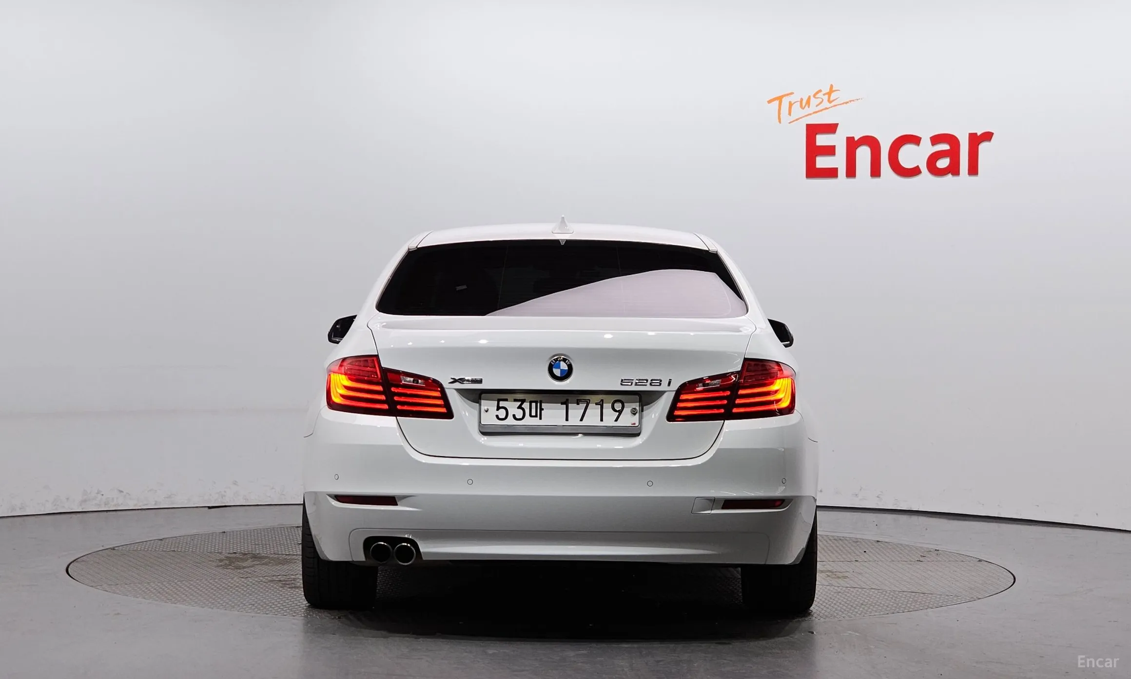 BMW 5 Series (F10) превью 3