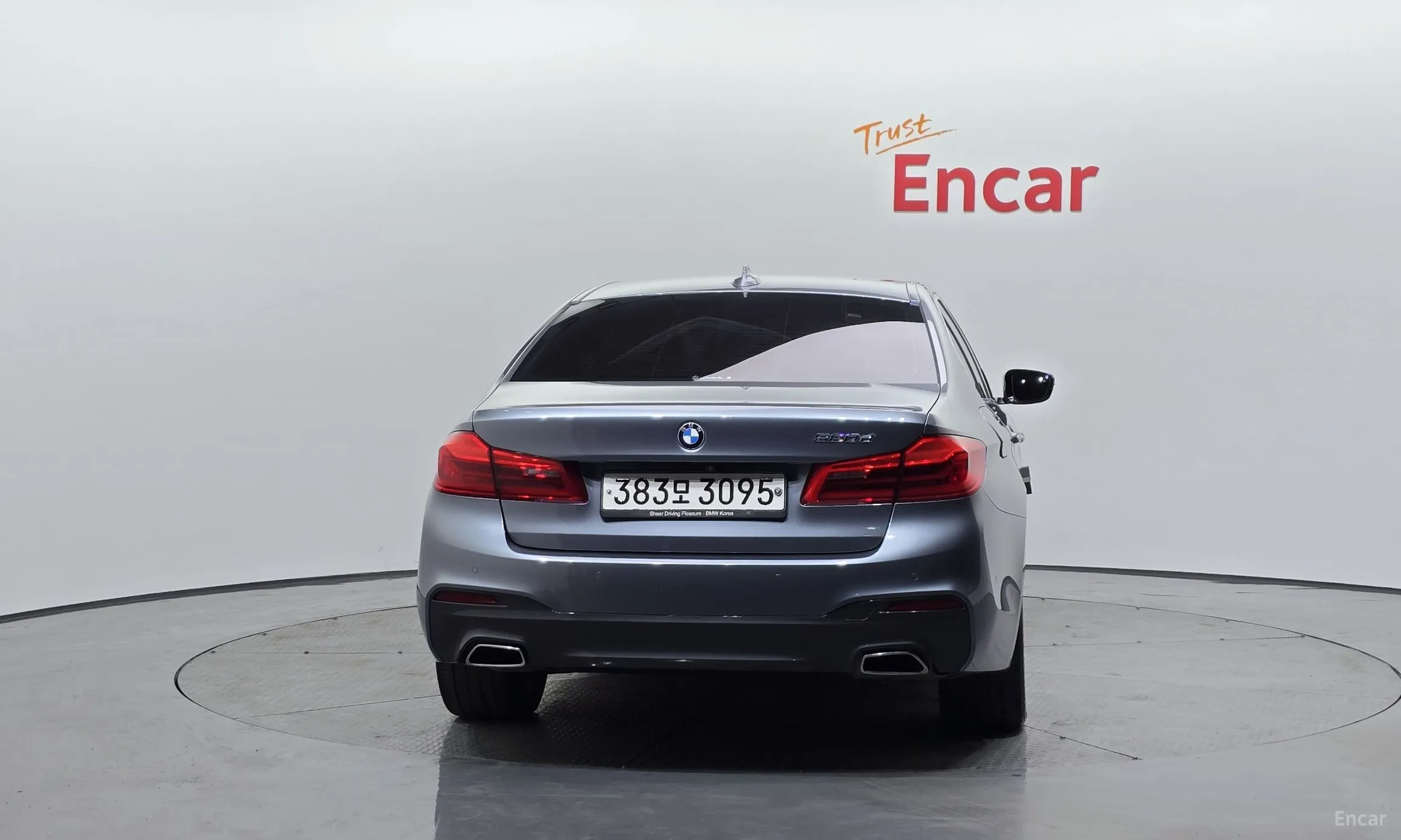 BMW 5 Series (G30) превью 3