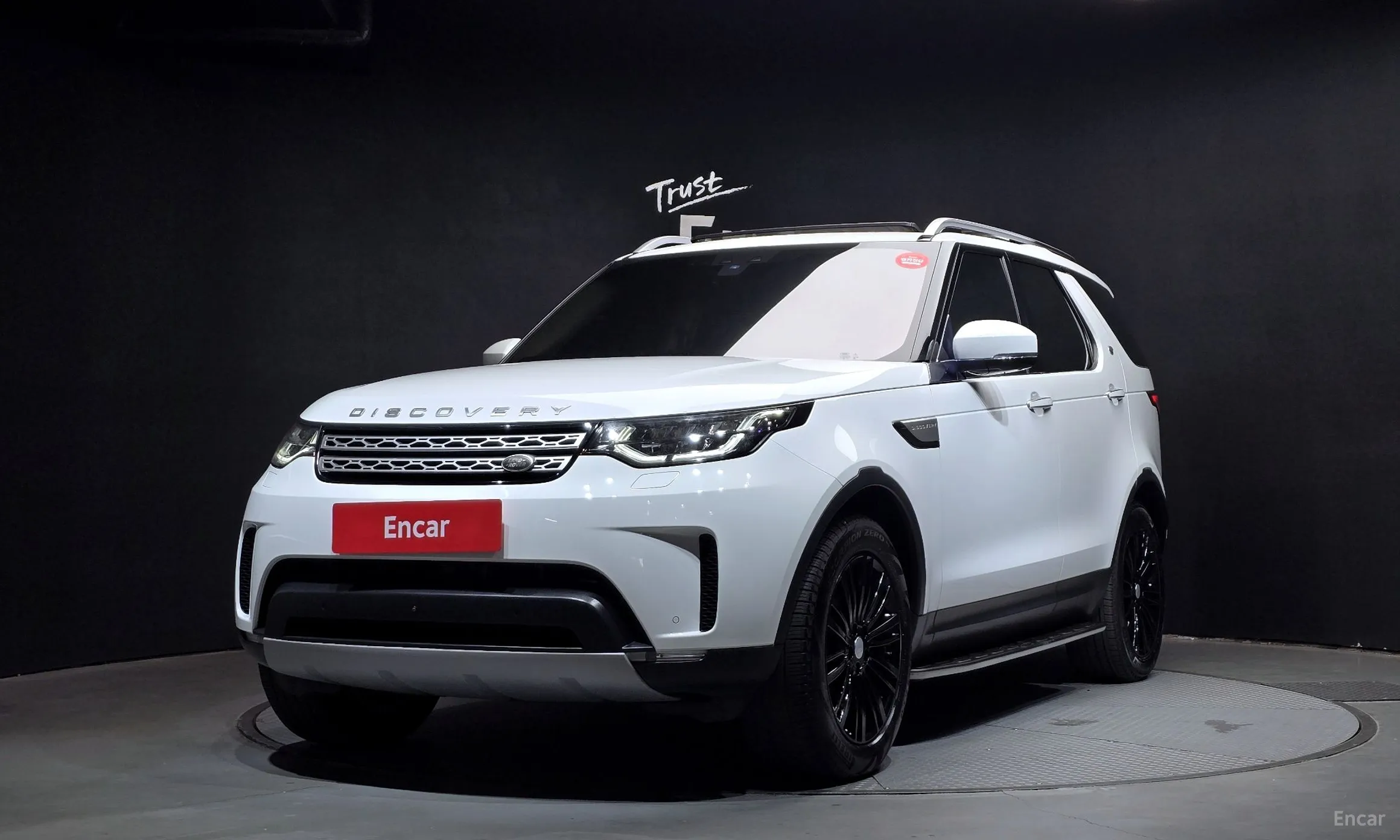 Land Rover Discovery 5
