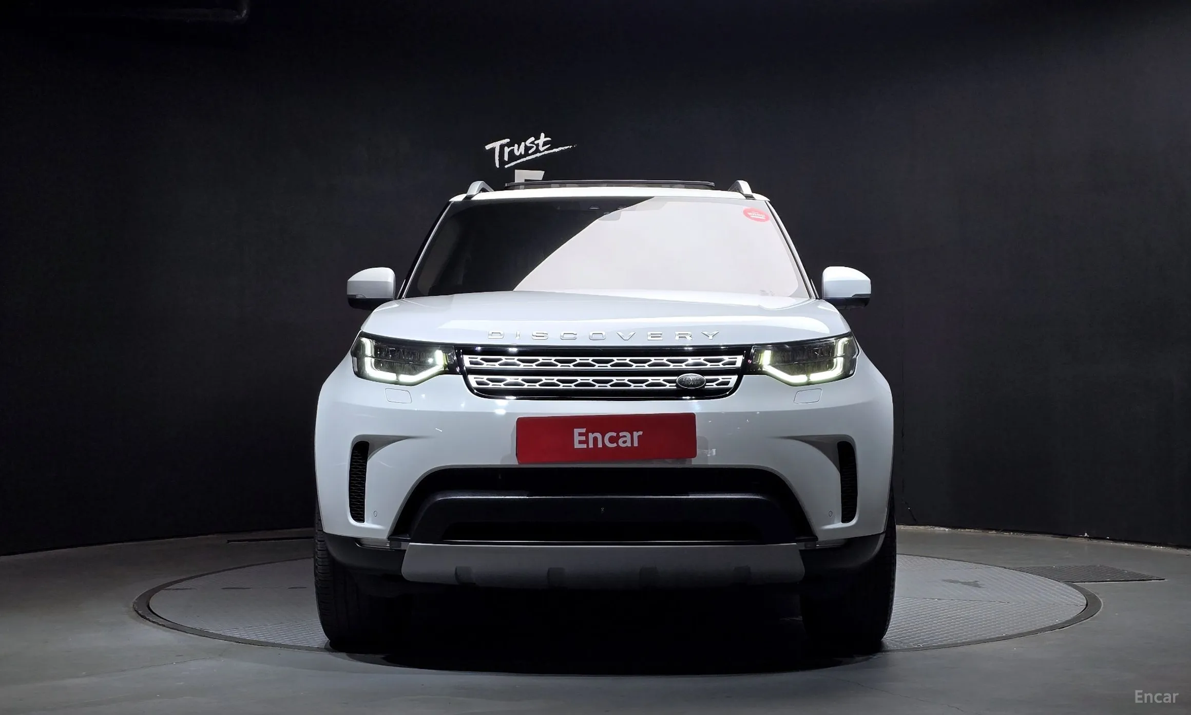 Land Rover Discovery 5