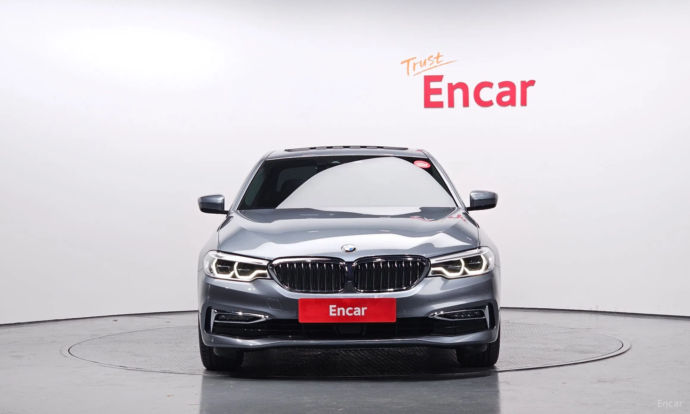 BMW 5 Series (G30) превью 2