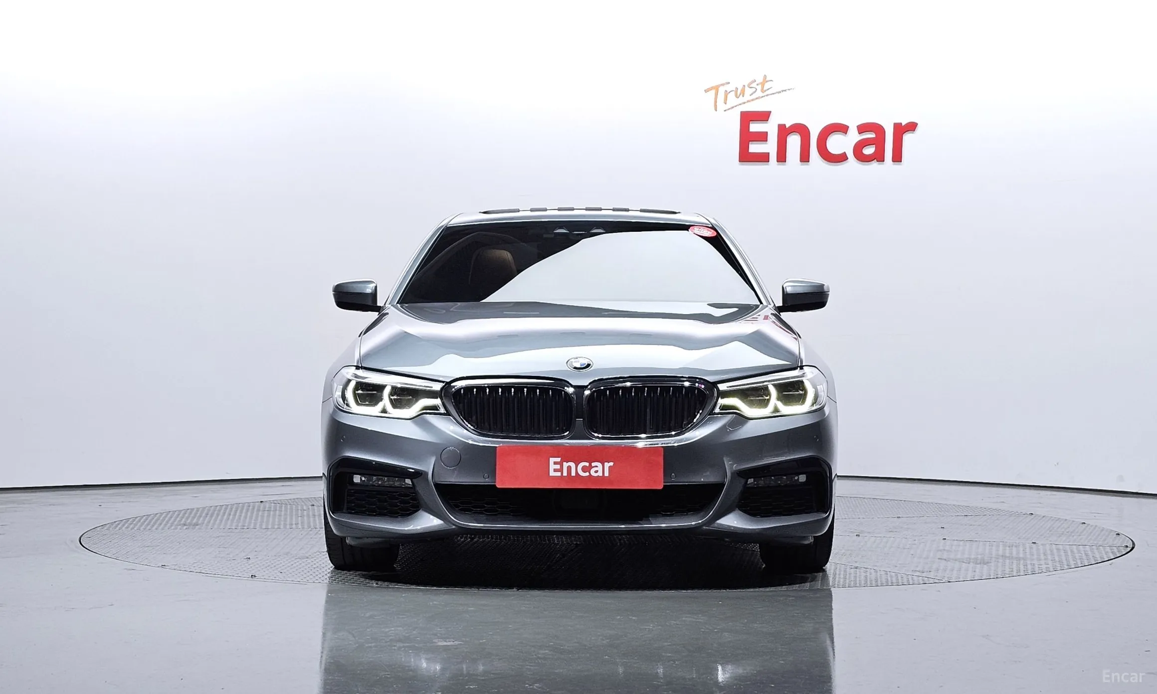 BMW 5 Series (G30) превью 2