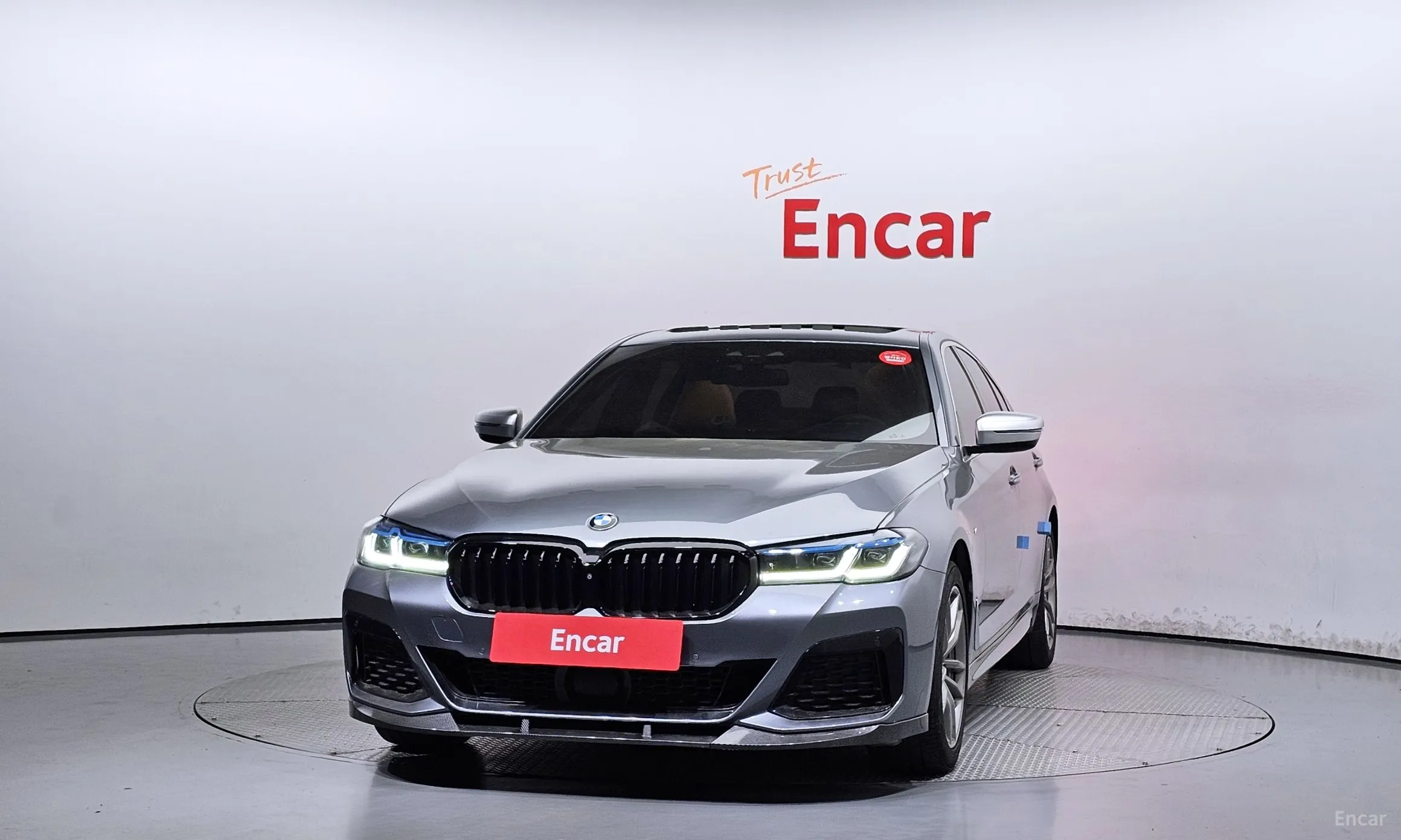 BMW 5 Series (G30) превью 2