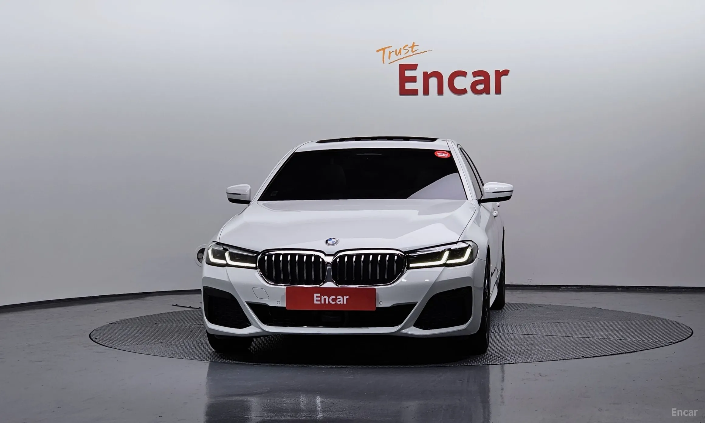 BMW 5 Series (G30) превью 2