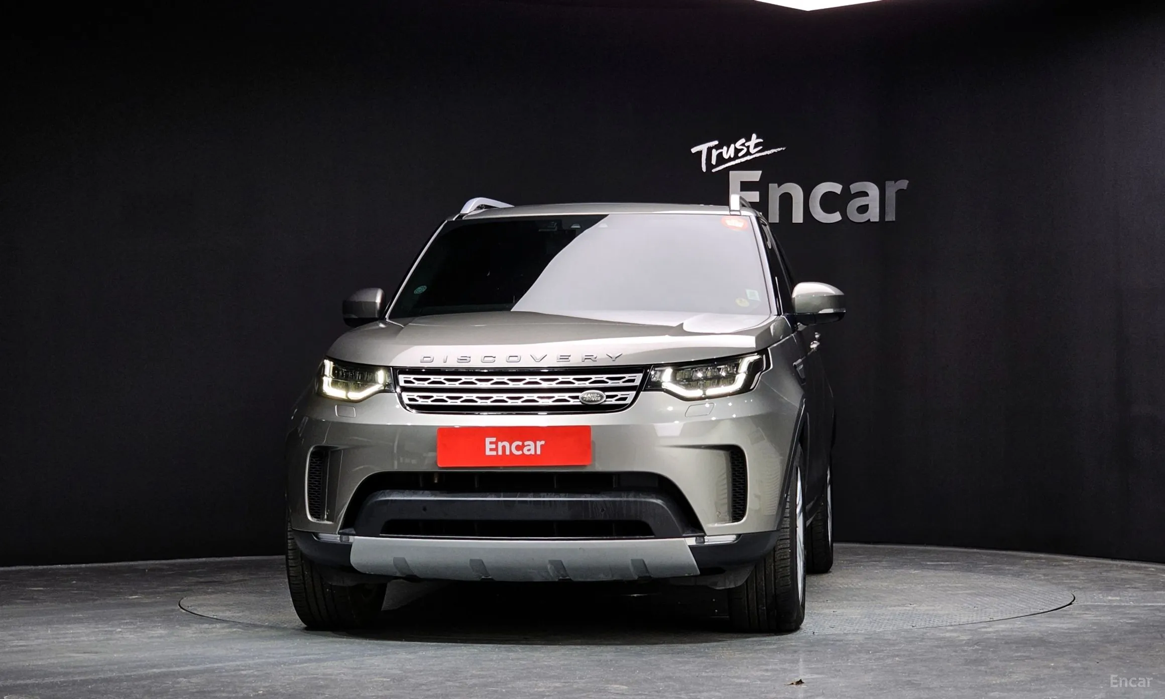 Land Rover Discovery 5