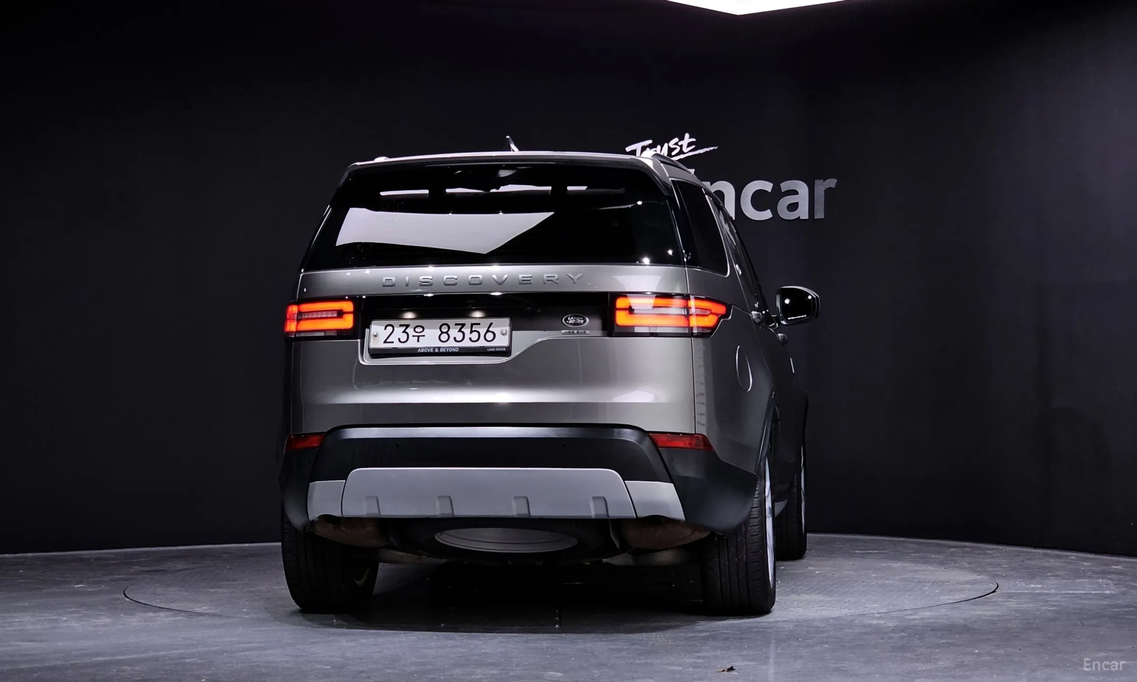 Land Rover Discovery 5 превью 3