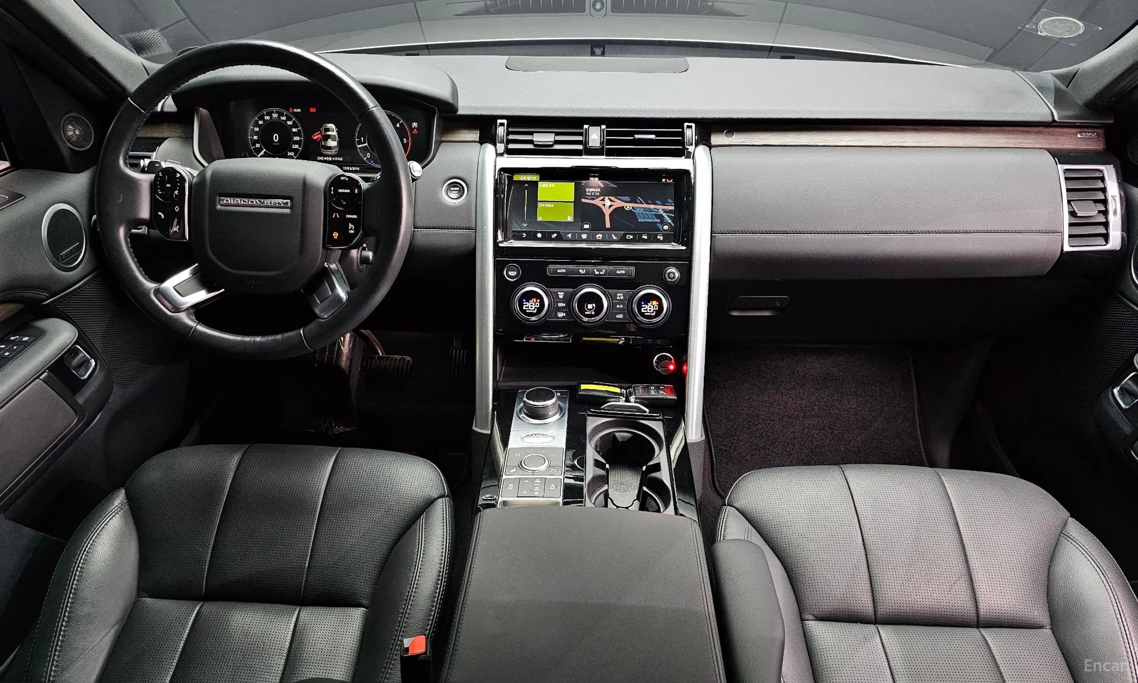 Land Rover Discovery 5 превью 4