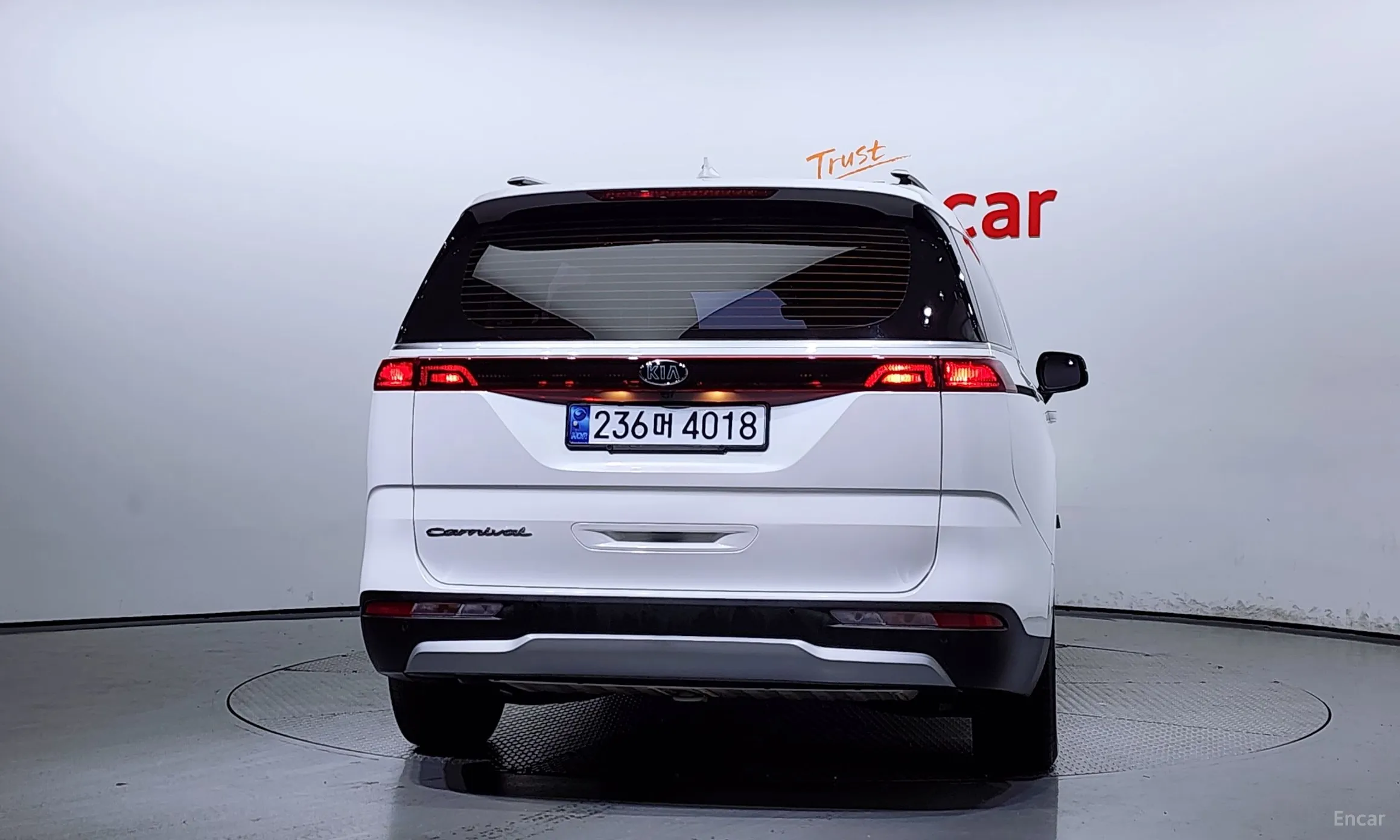 Kia Carnival Gen 4 превью 3