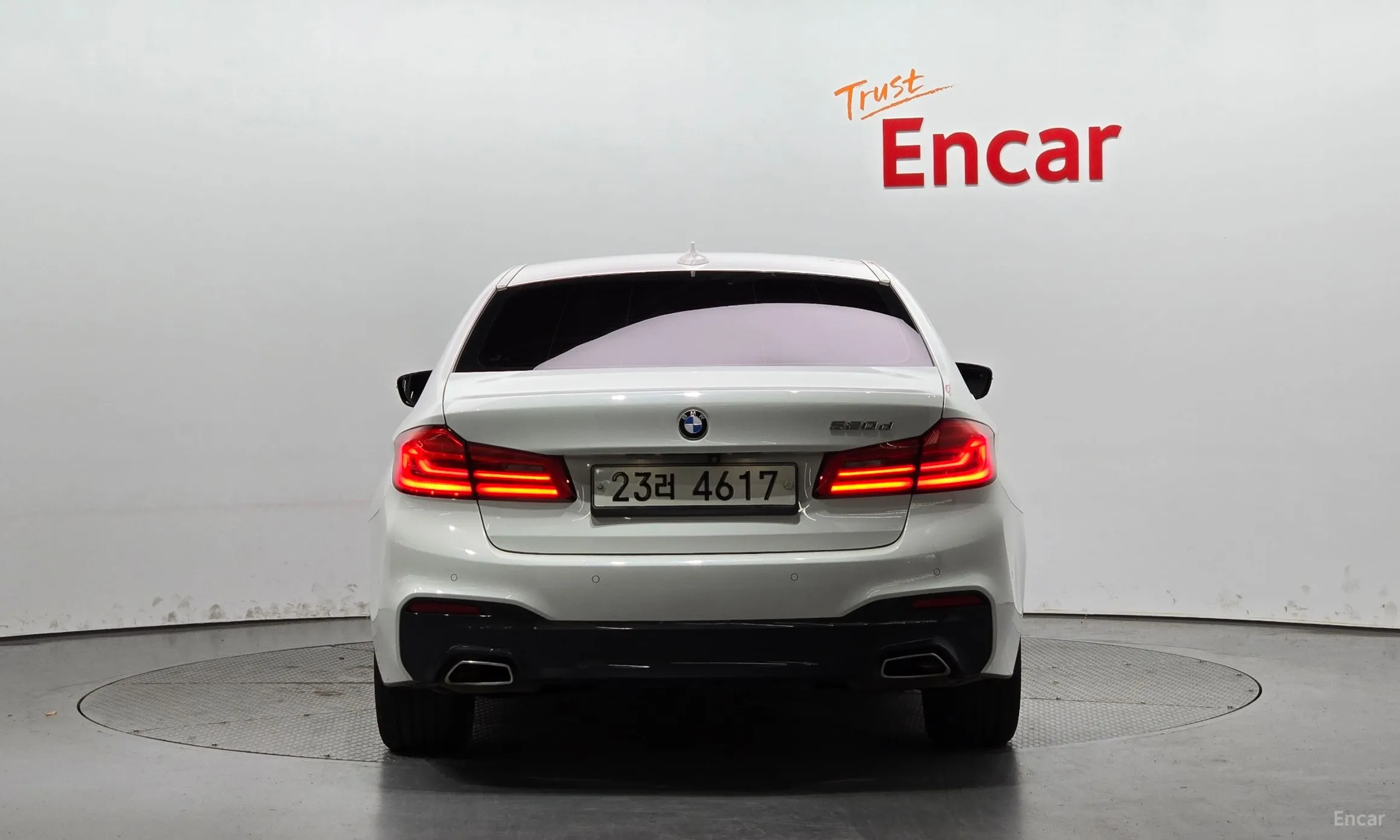 BMW 5 Series (G30) превью 3