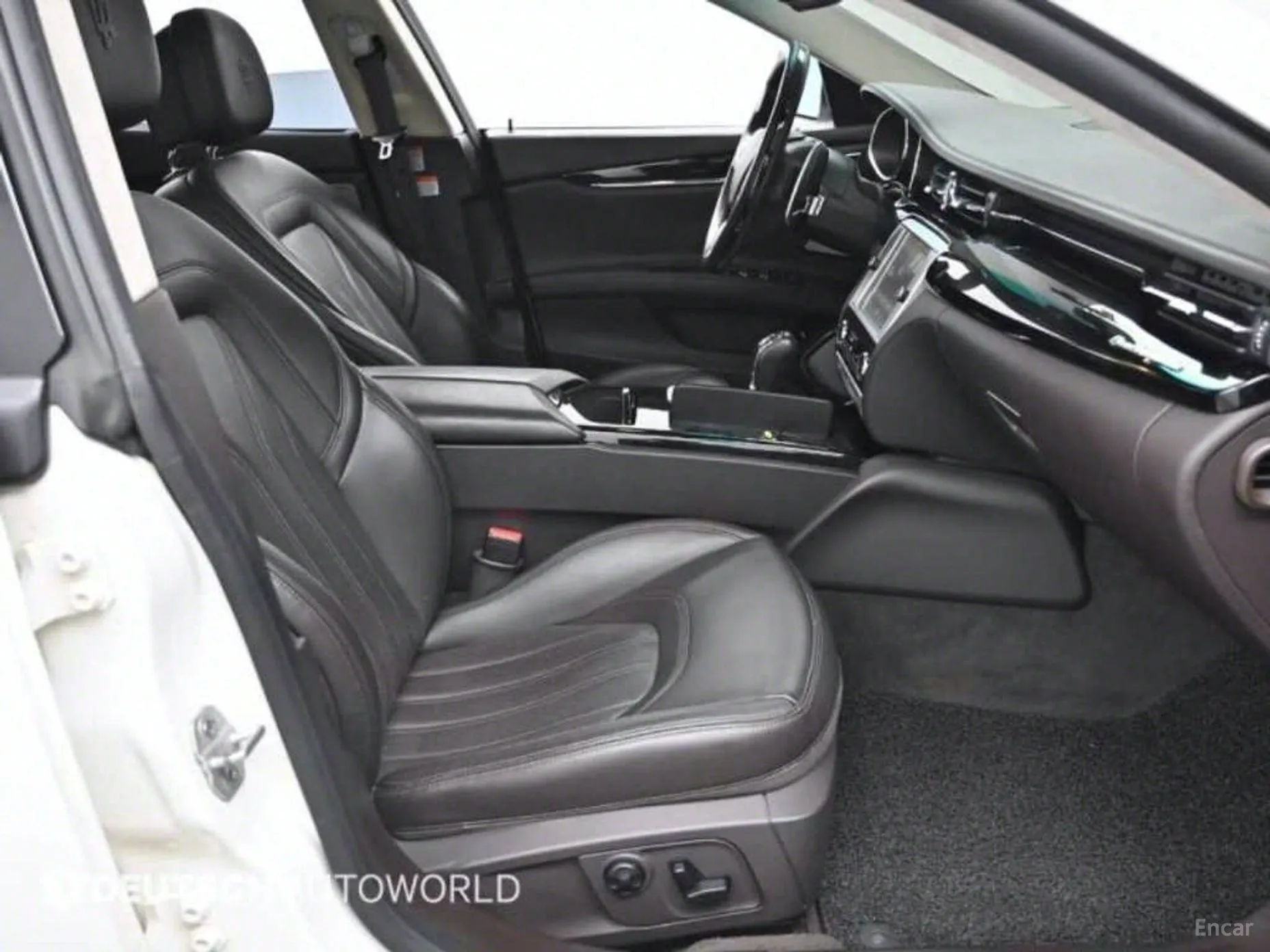 Maserati Quattroporte превью 10