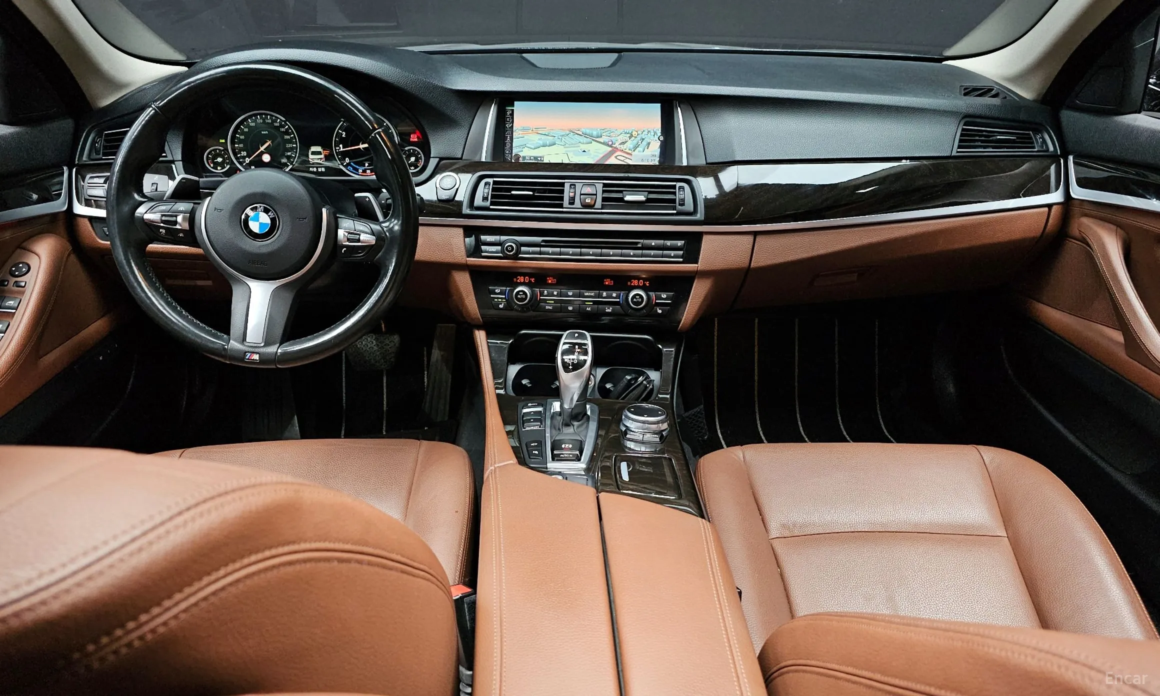 BMW 5 Series (F10) превью 4