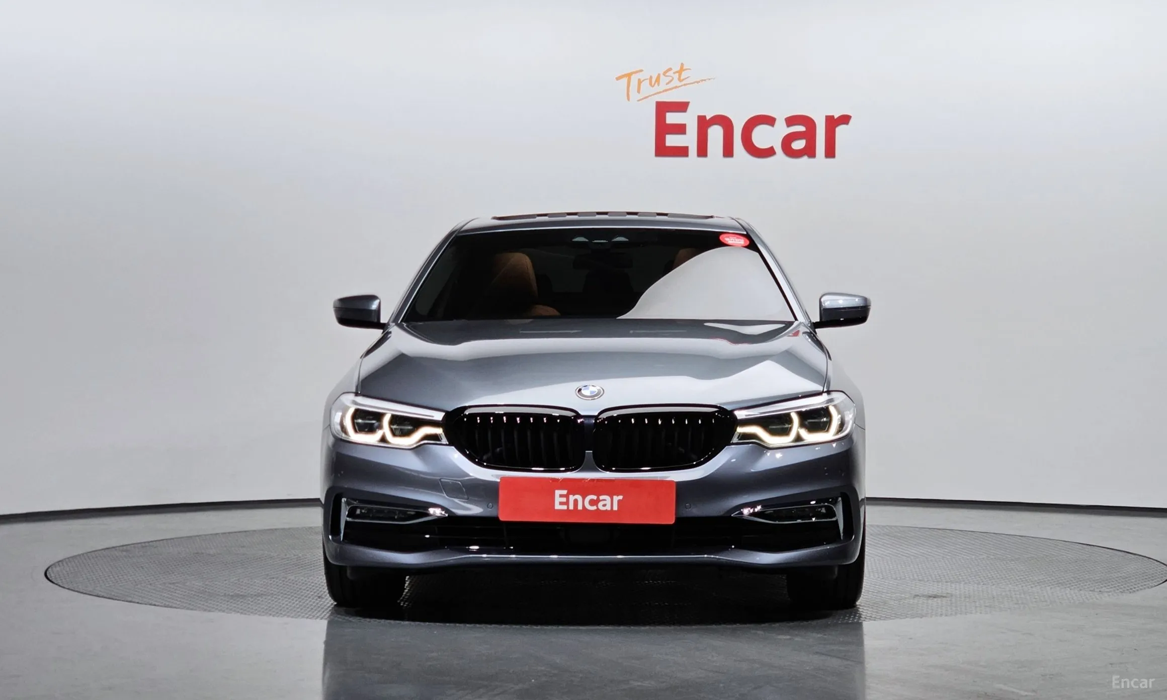 BMW 5 Series (G30) превью 2