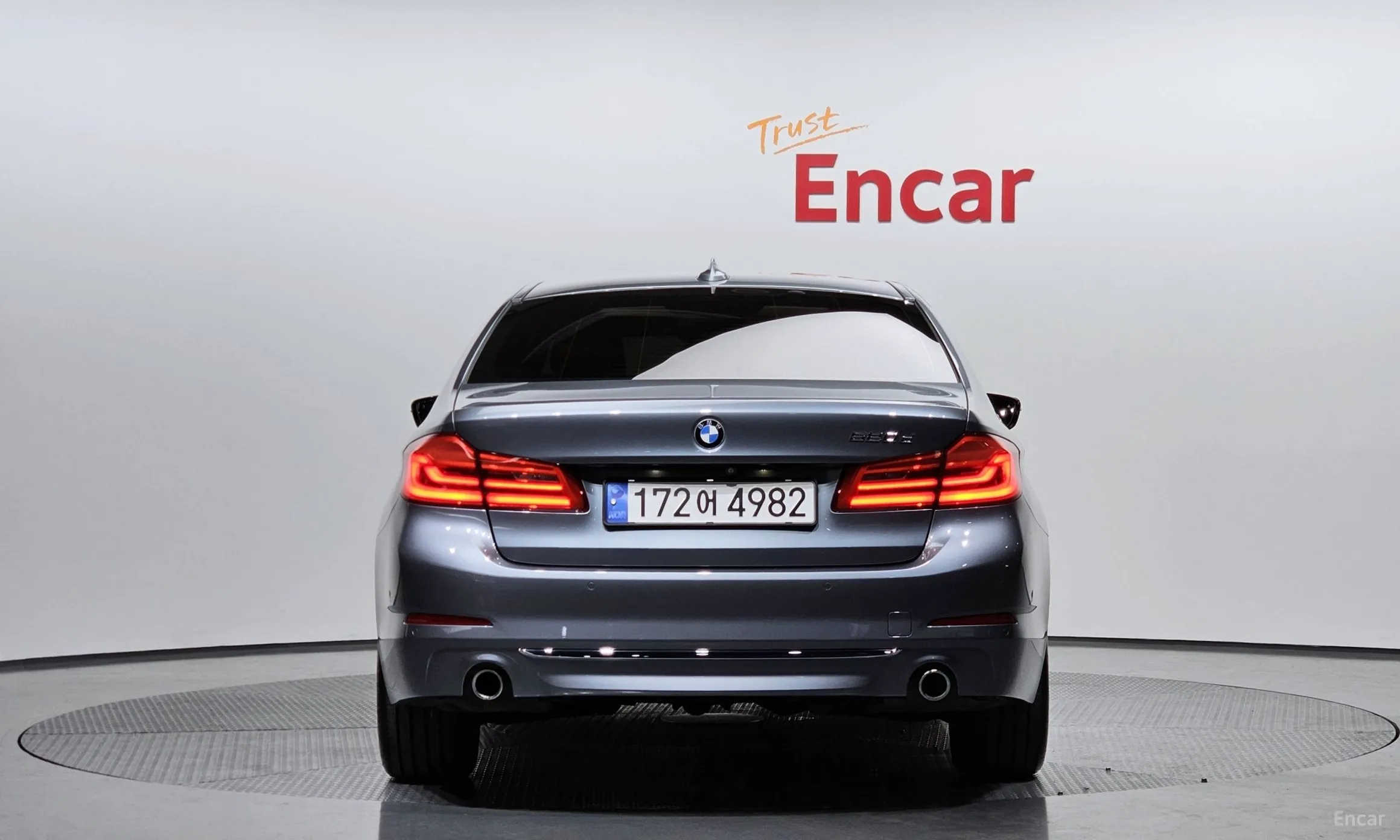 BMW 5 Series (G30) превью 3