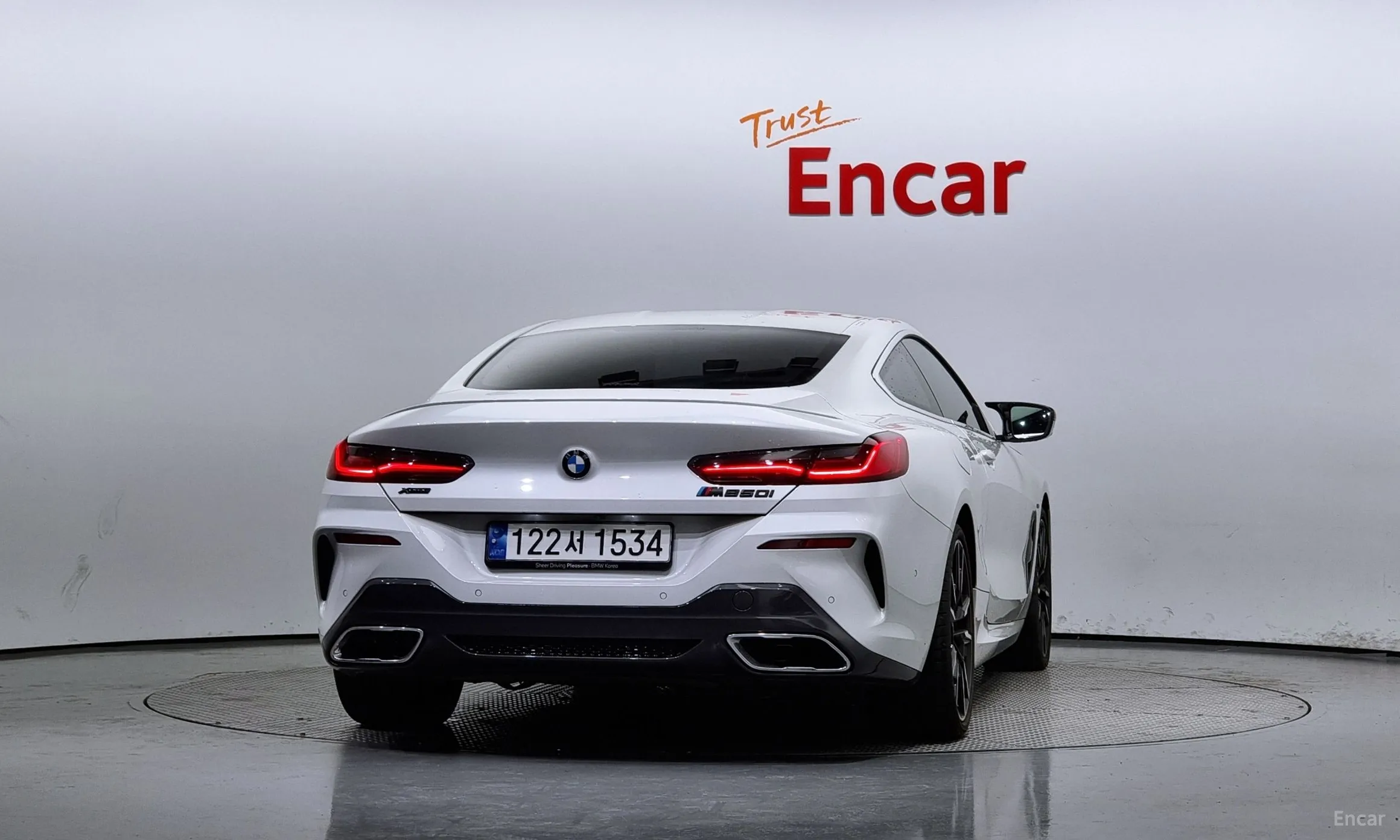 BMW 8-series (G15) превью 3