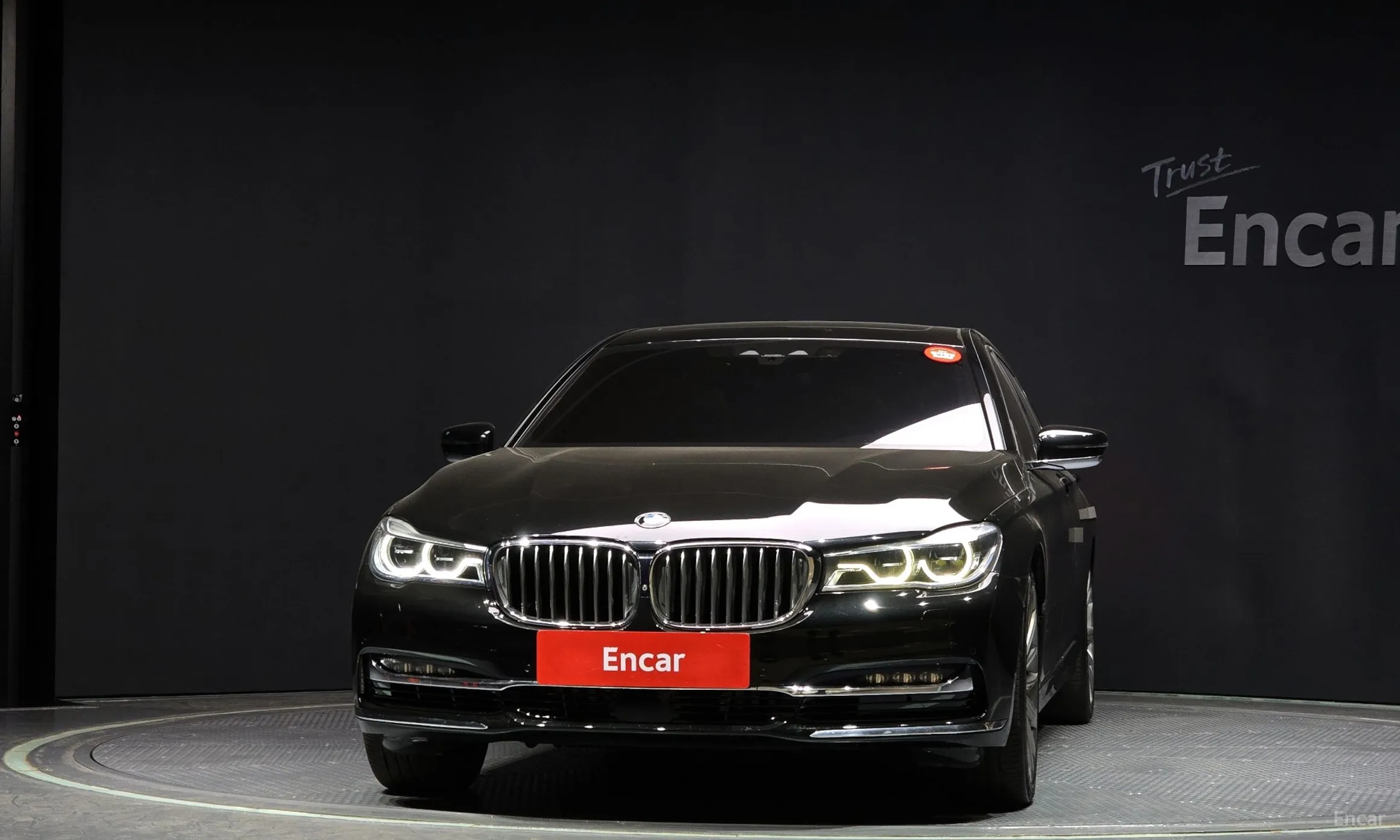 BMW 7 Series (G11) превью 2