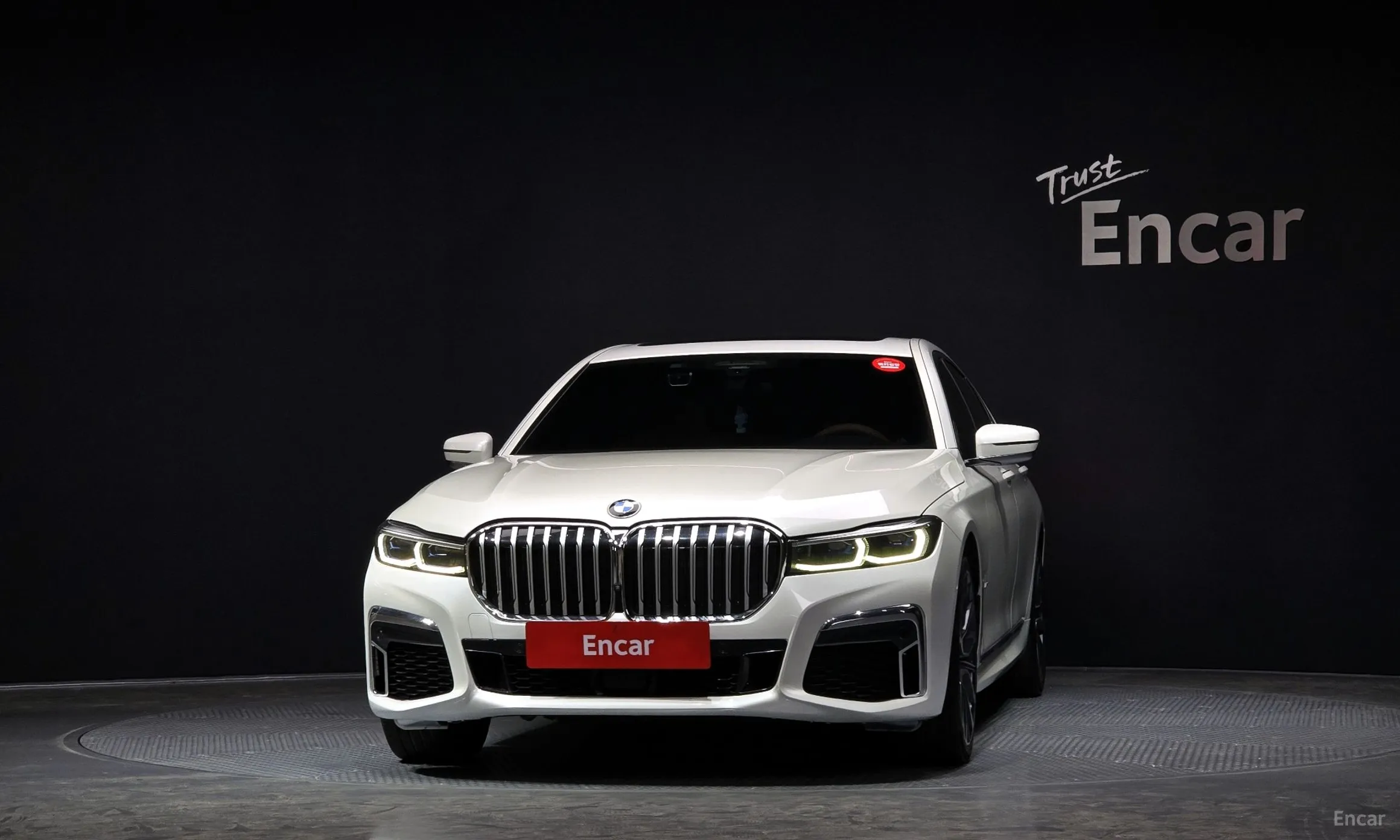 BMW 7 Series (G11) превью 2