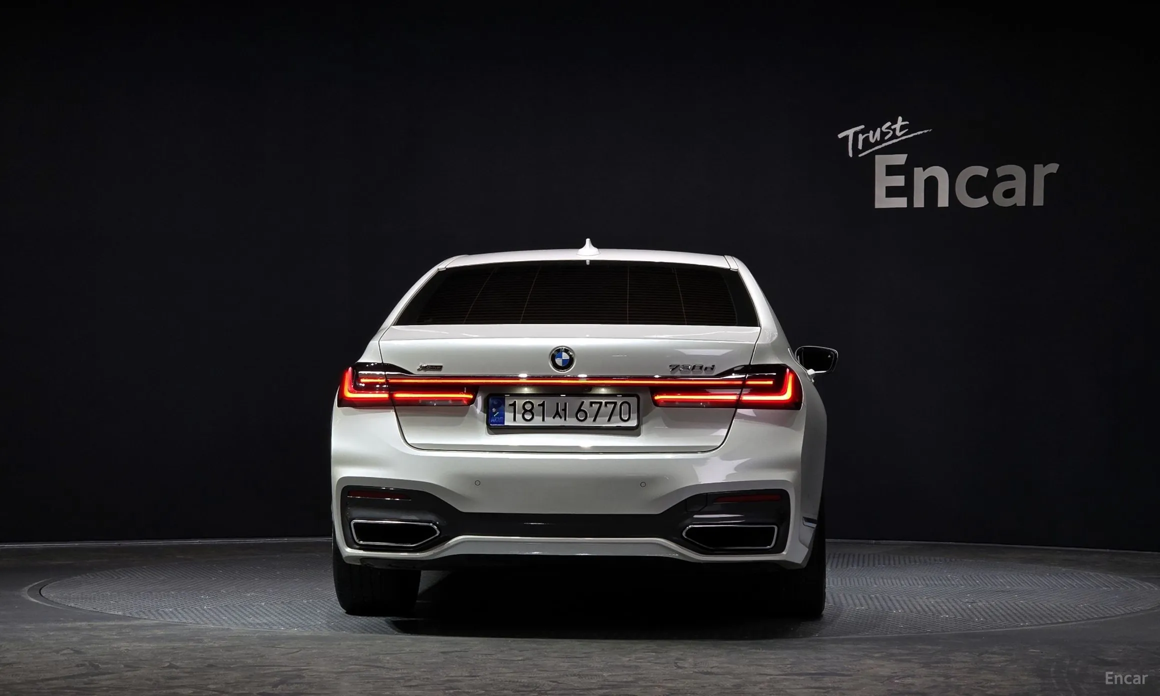 BMW 7 Series (G11) превью 3