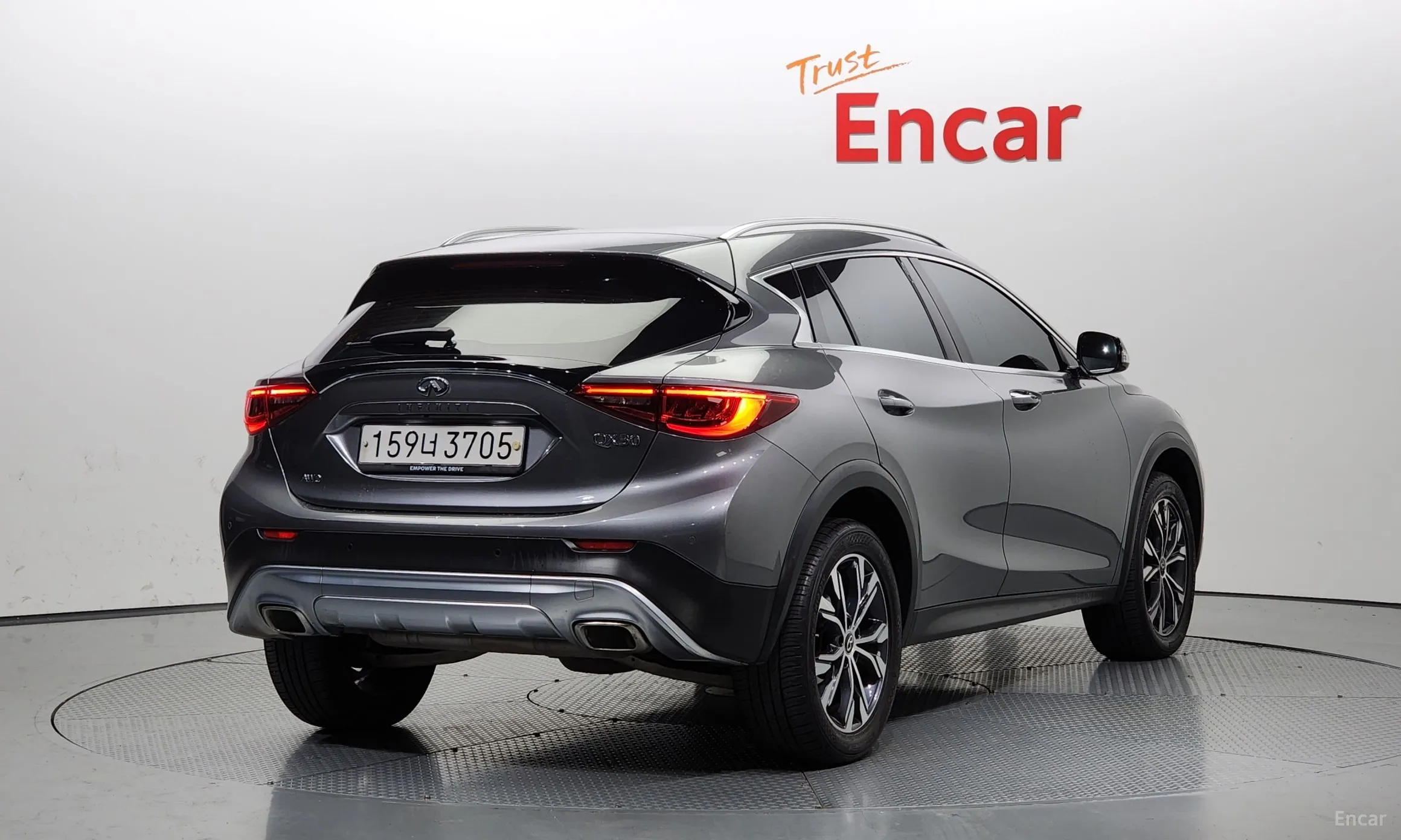Infiniti QX30