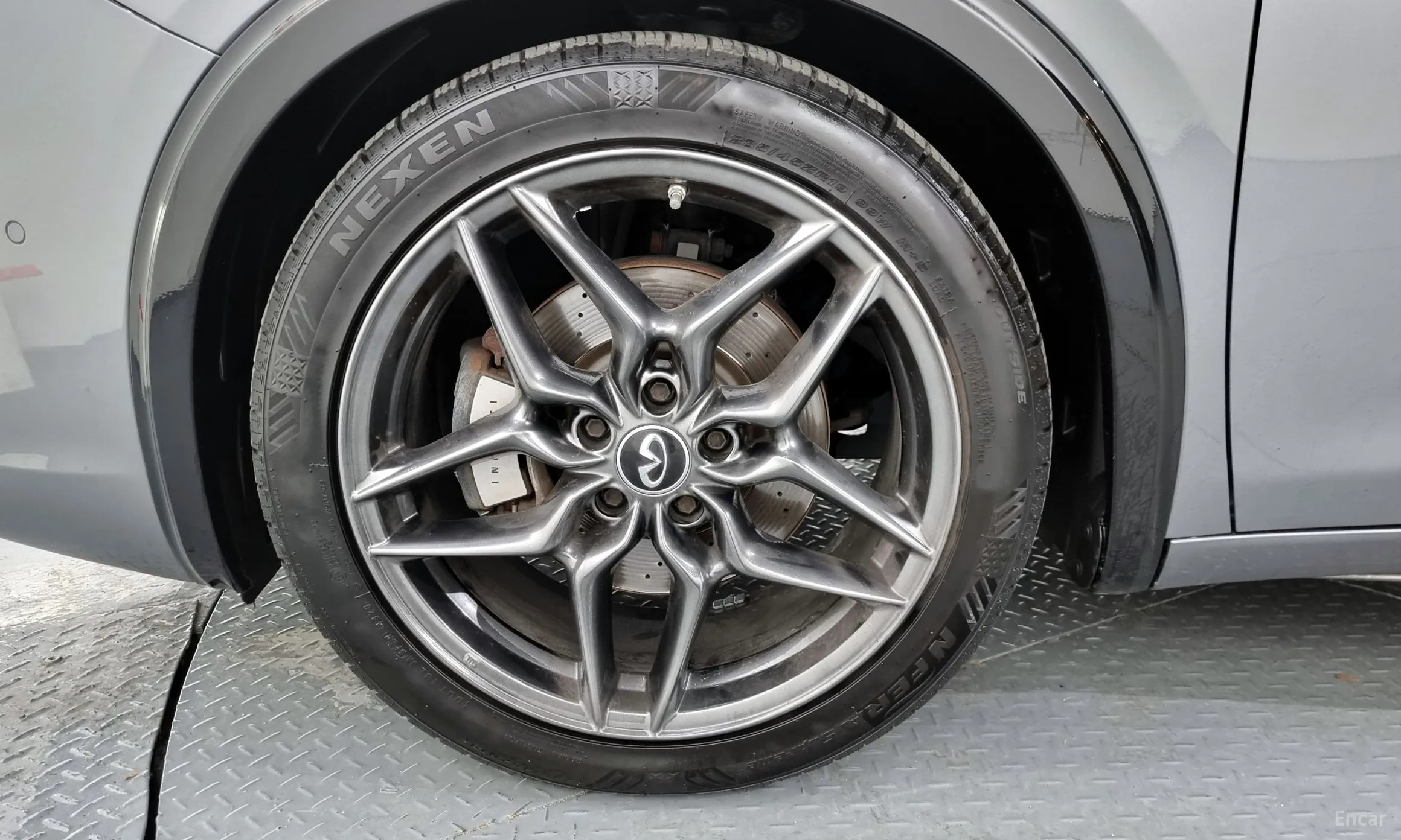 Infiniti Q30 превью 5