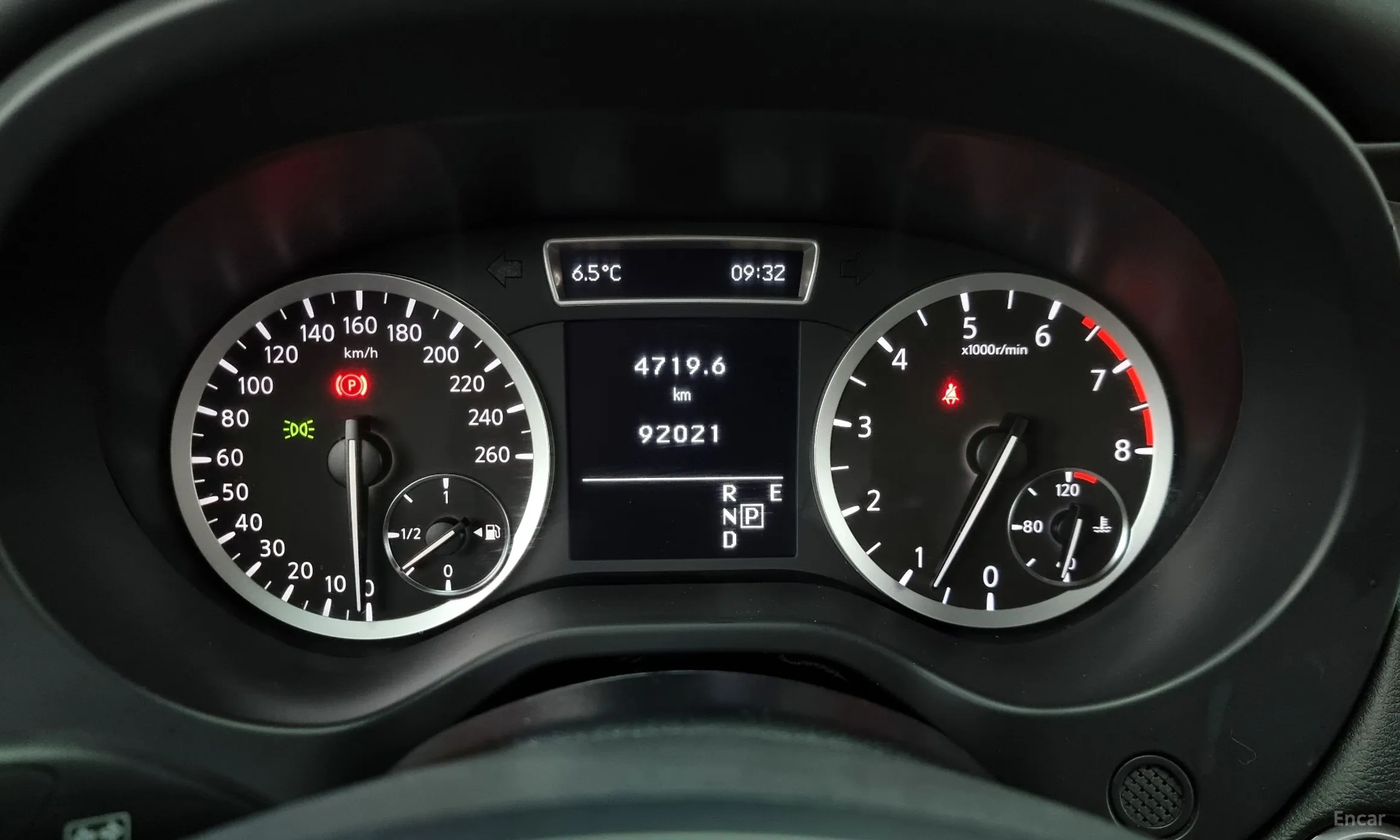 Infiniti Q30 превью 8