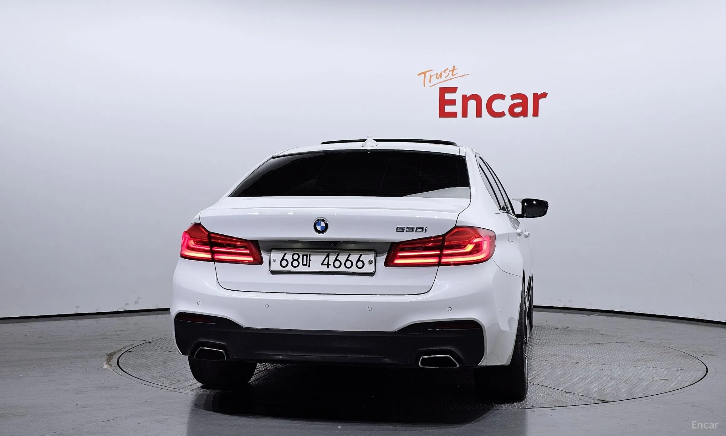 BMW 5 Series (G30) превью 3