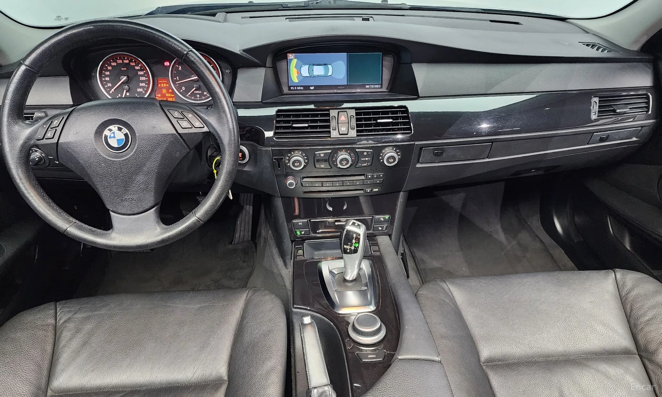 BMW 5 Series (E60) превью 4