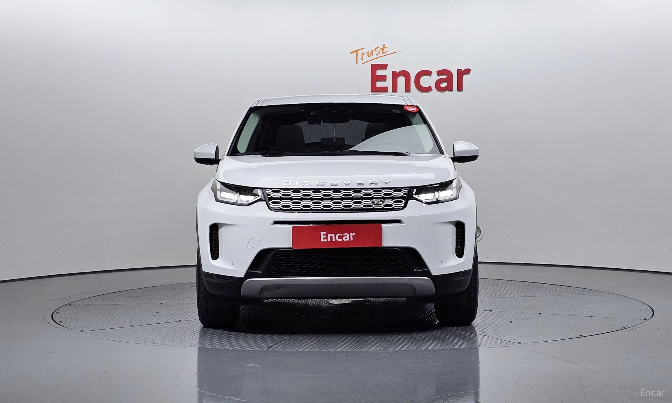 Land Rover Discovery Sports превью 2