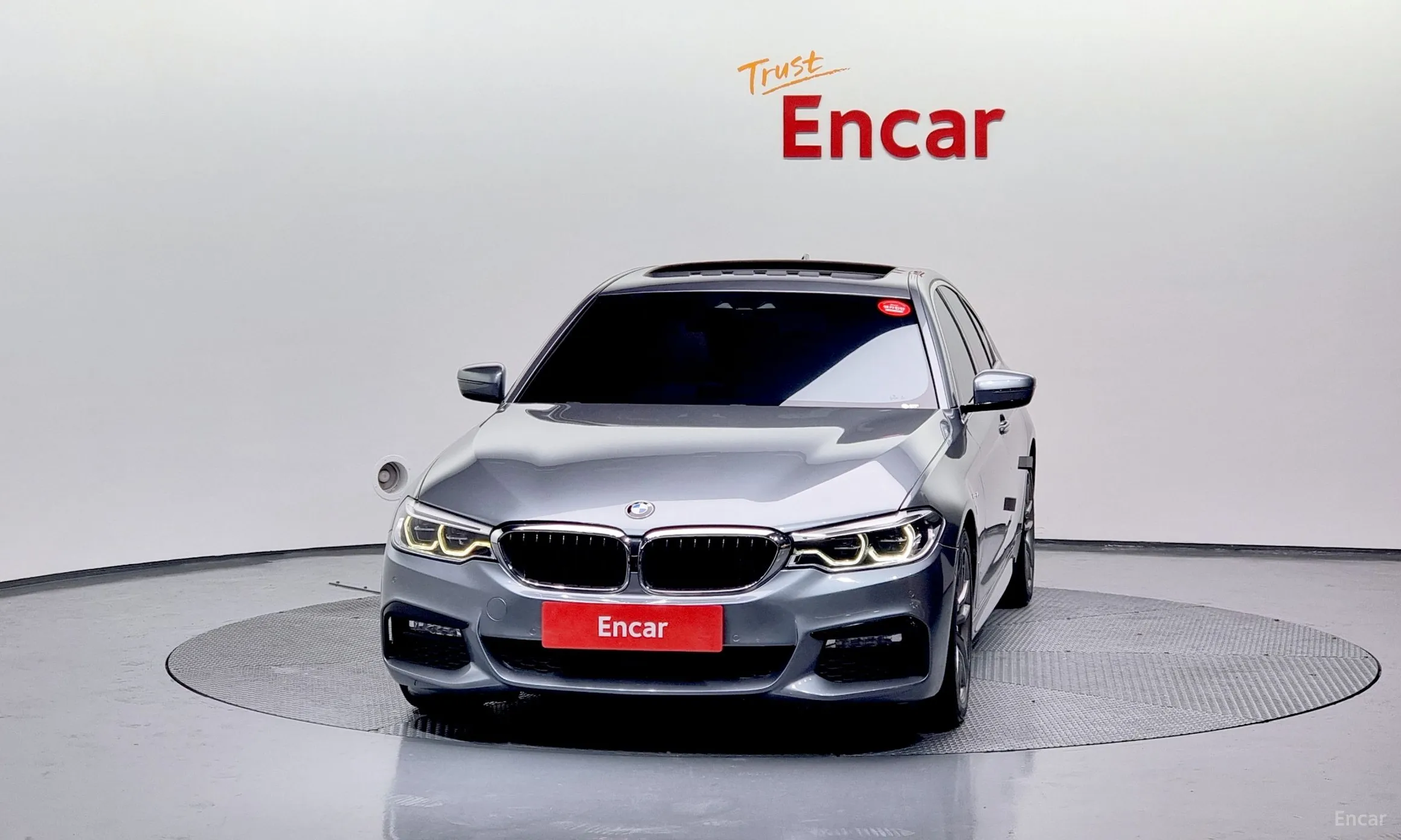 BMW 5 Series (G30) превью 2