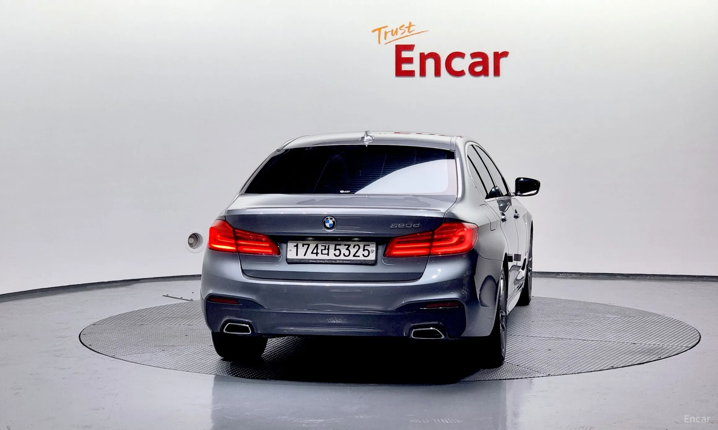 BMW 5 Series (G30) превью 3