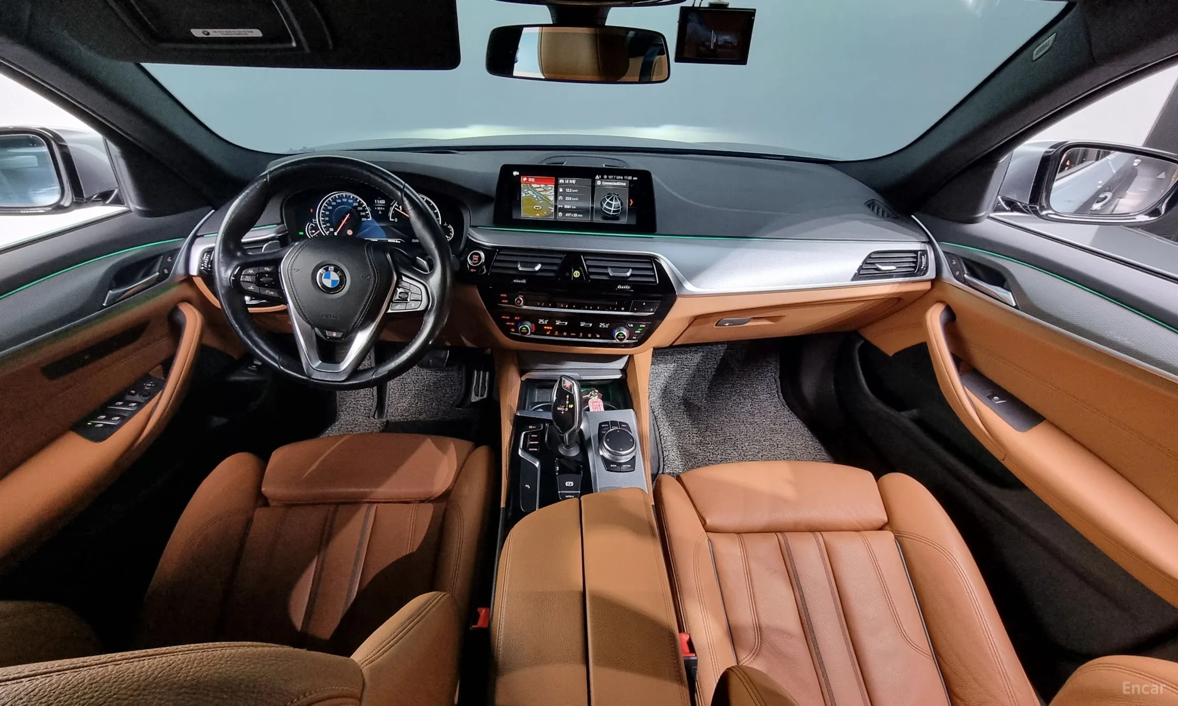 BMW 5 Series (G30) превью 4