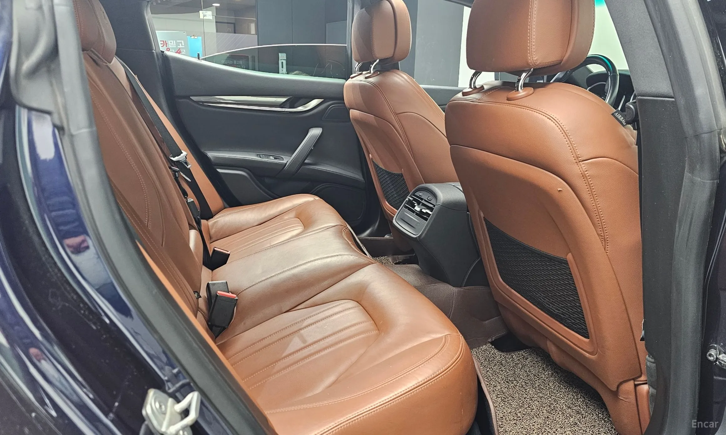 Maserati Ghibli превью 12