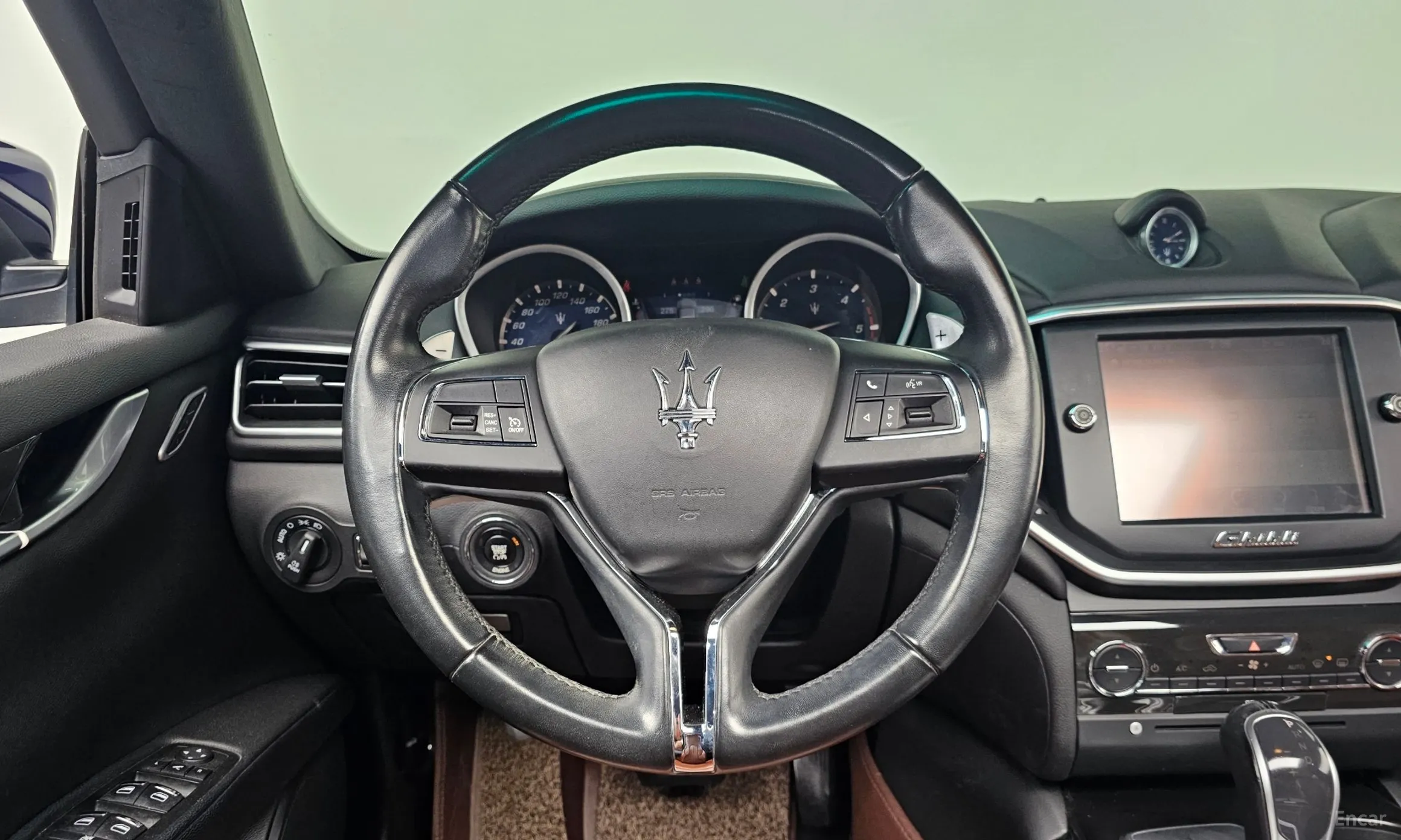 Maserati Ghibli превью 13