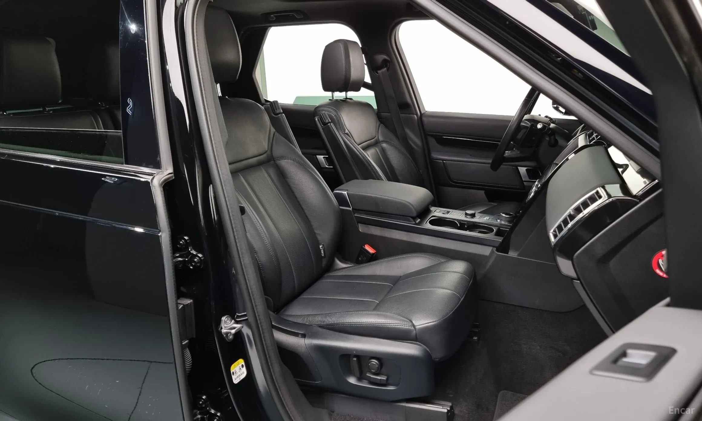 Land Rover Discovery 5 превью 10