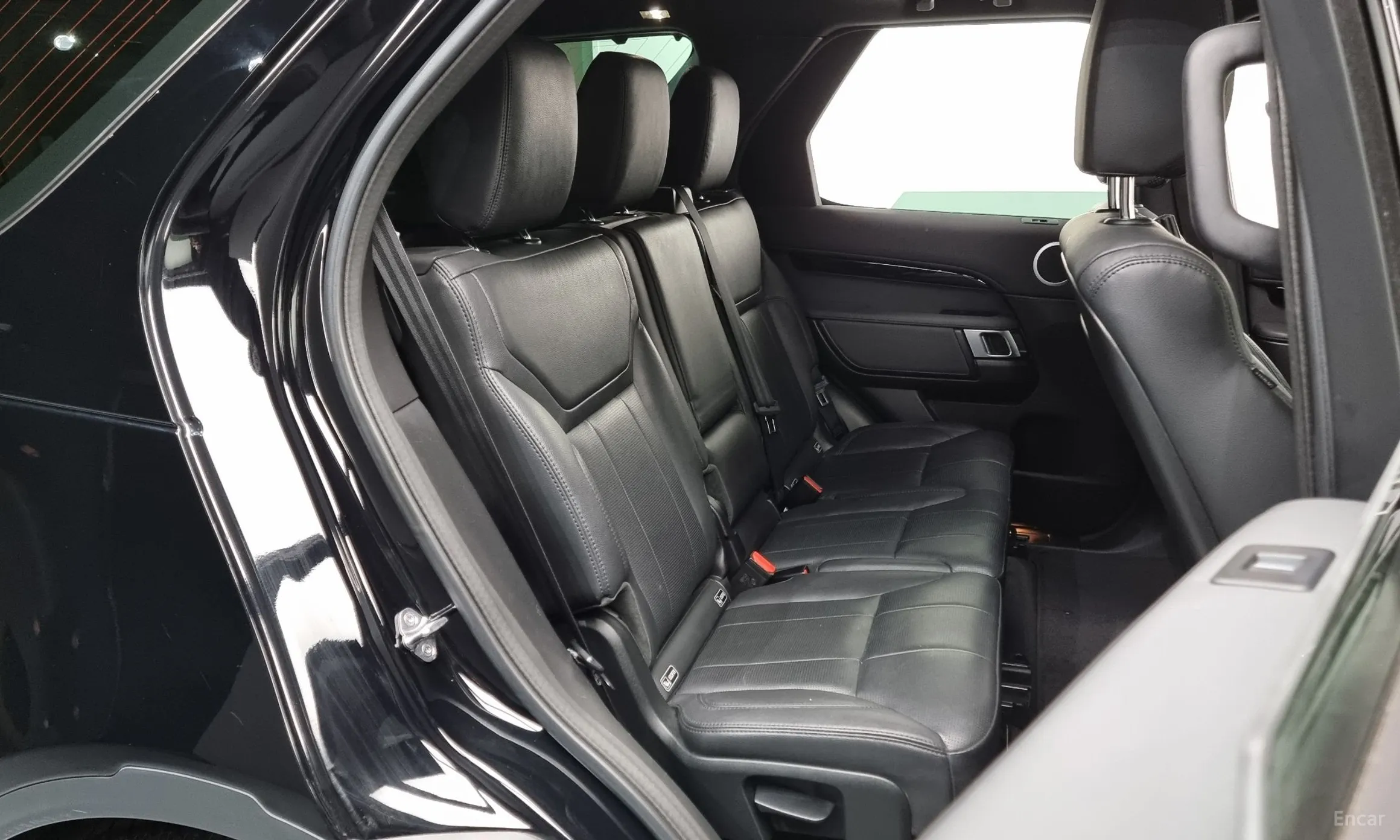 Land Rover Discovery 5 превью 11