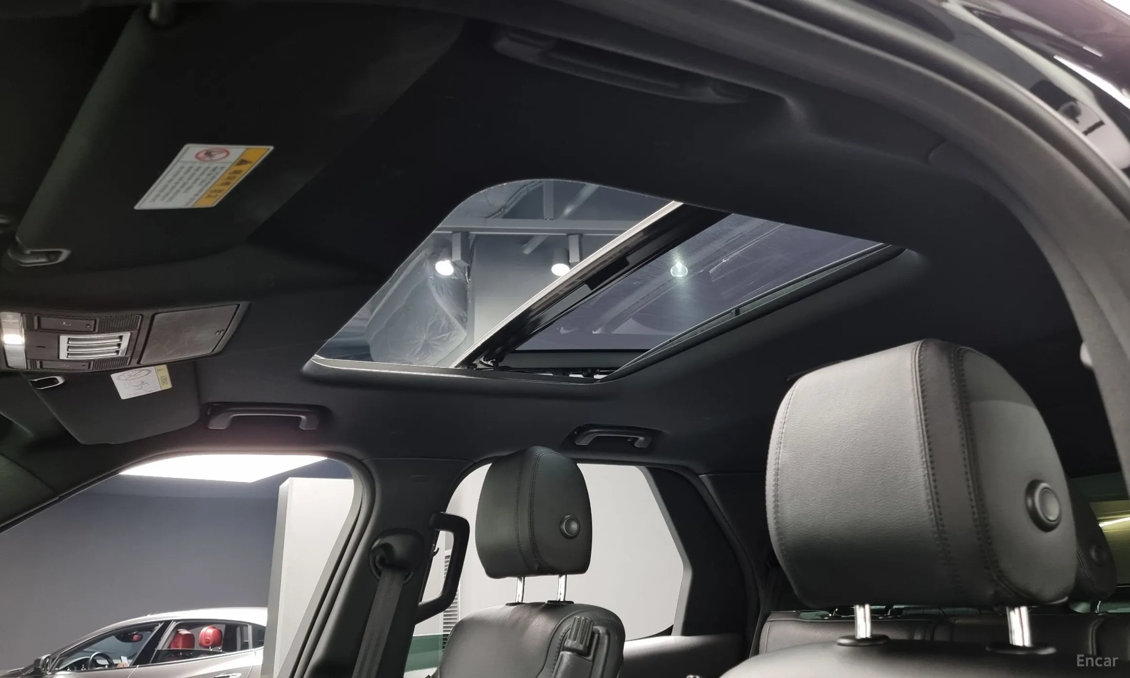 Land Rover Discovery 5 превью 16