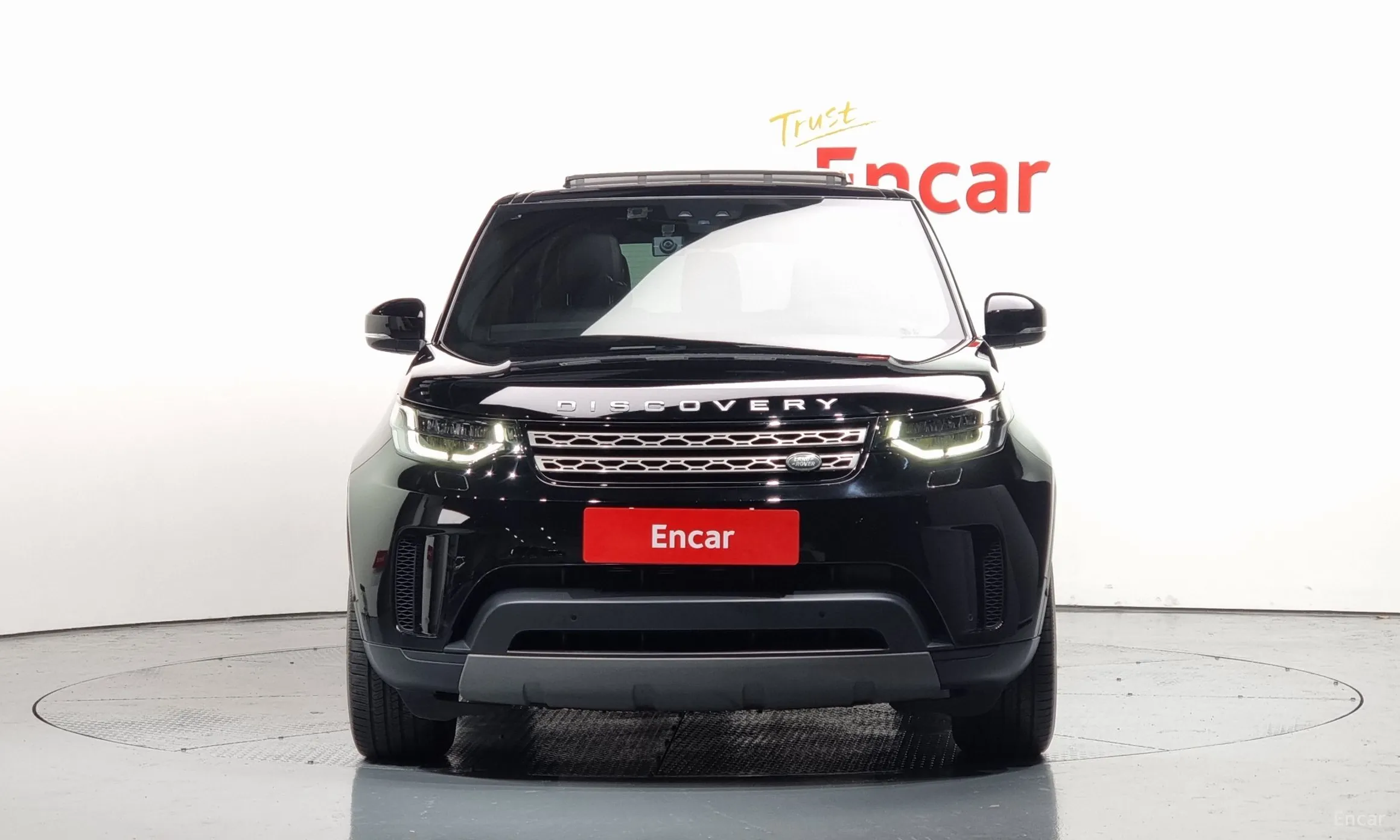 Land Rover Discovery 5 превью 3