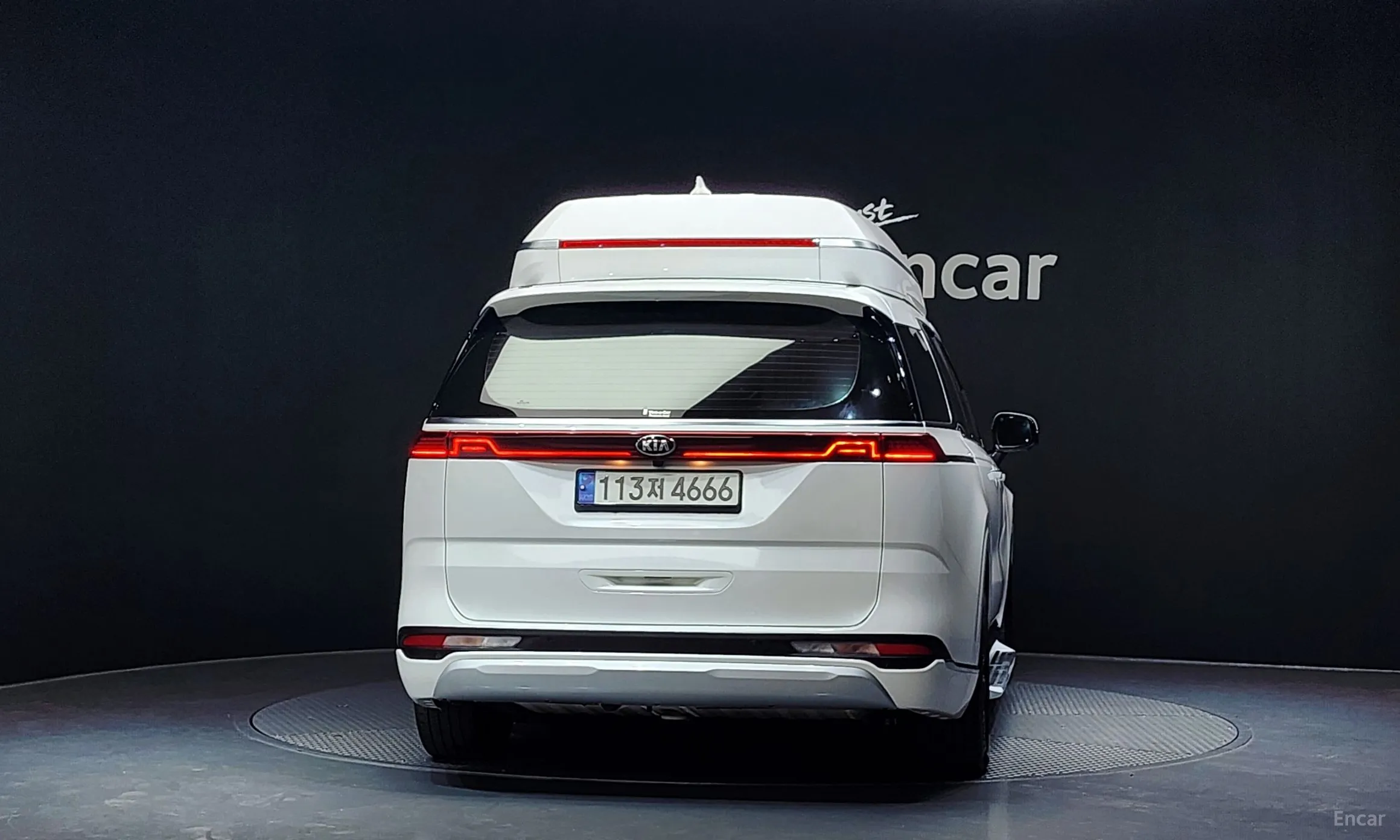 Kia Carnival Gen 4 превью 3