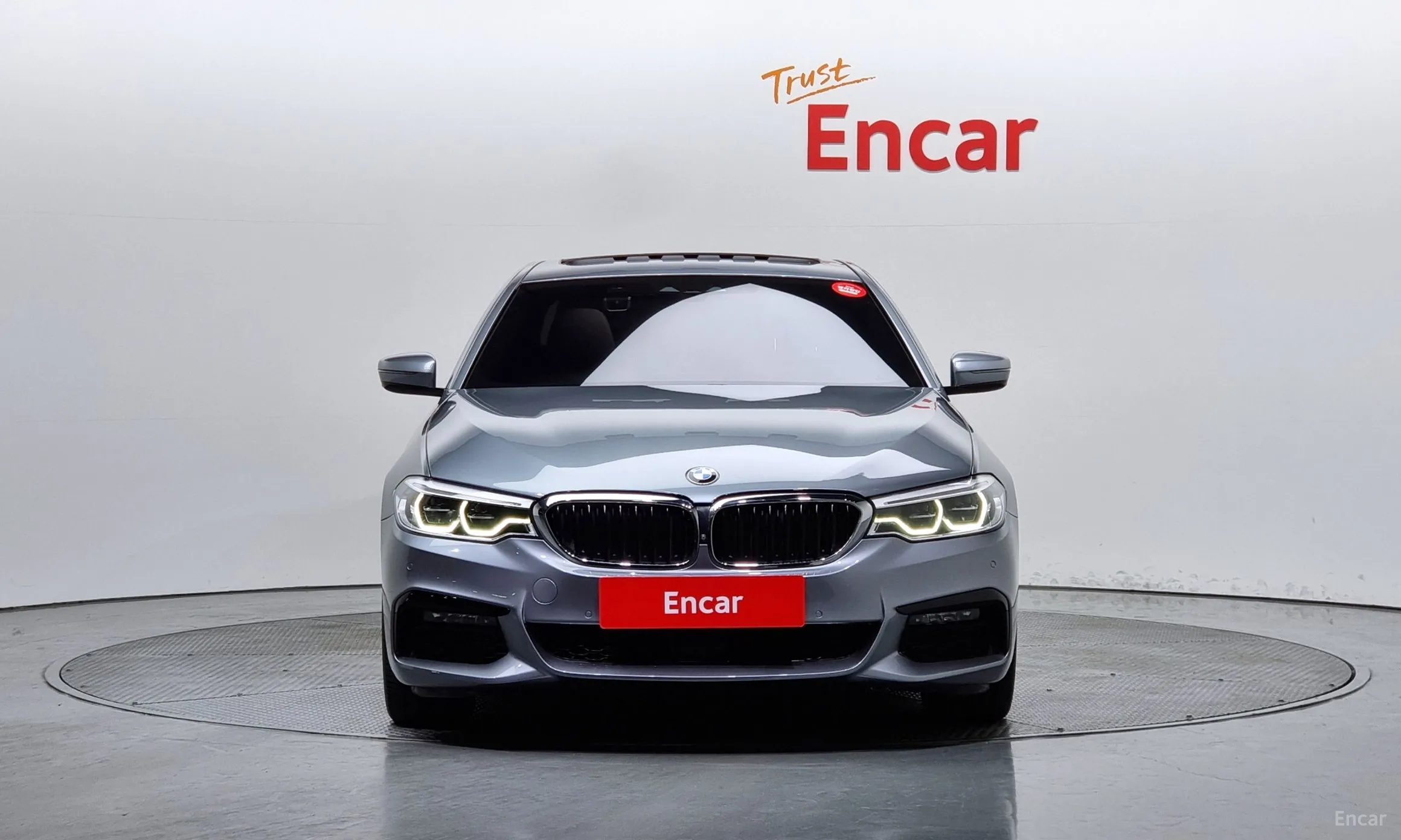 BMW 5 Series (G30) превью 2