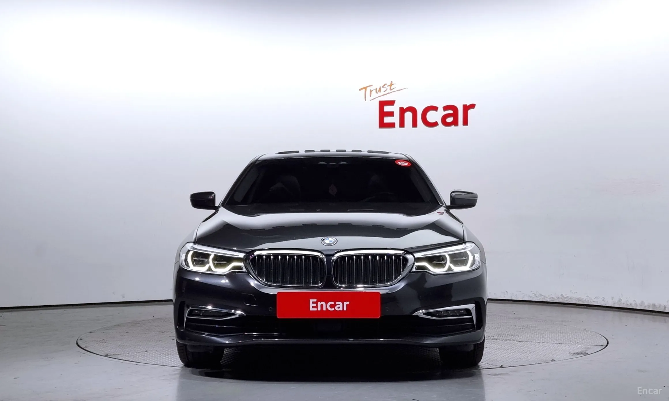 BMW 5 Series (G30) превью 2