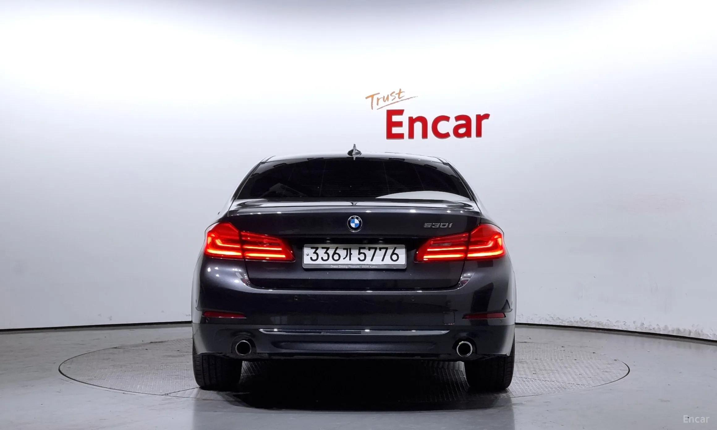 BMW 5 Series (G30) превью 3