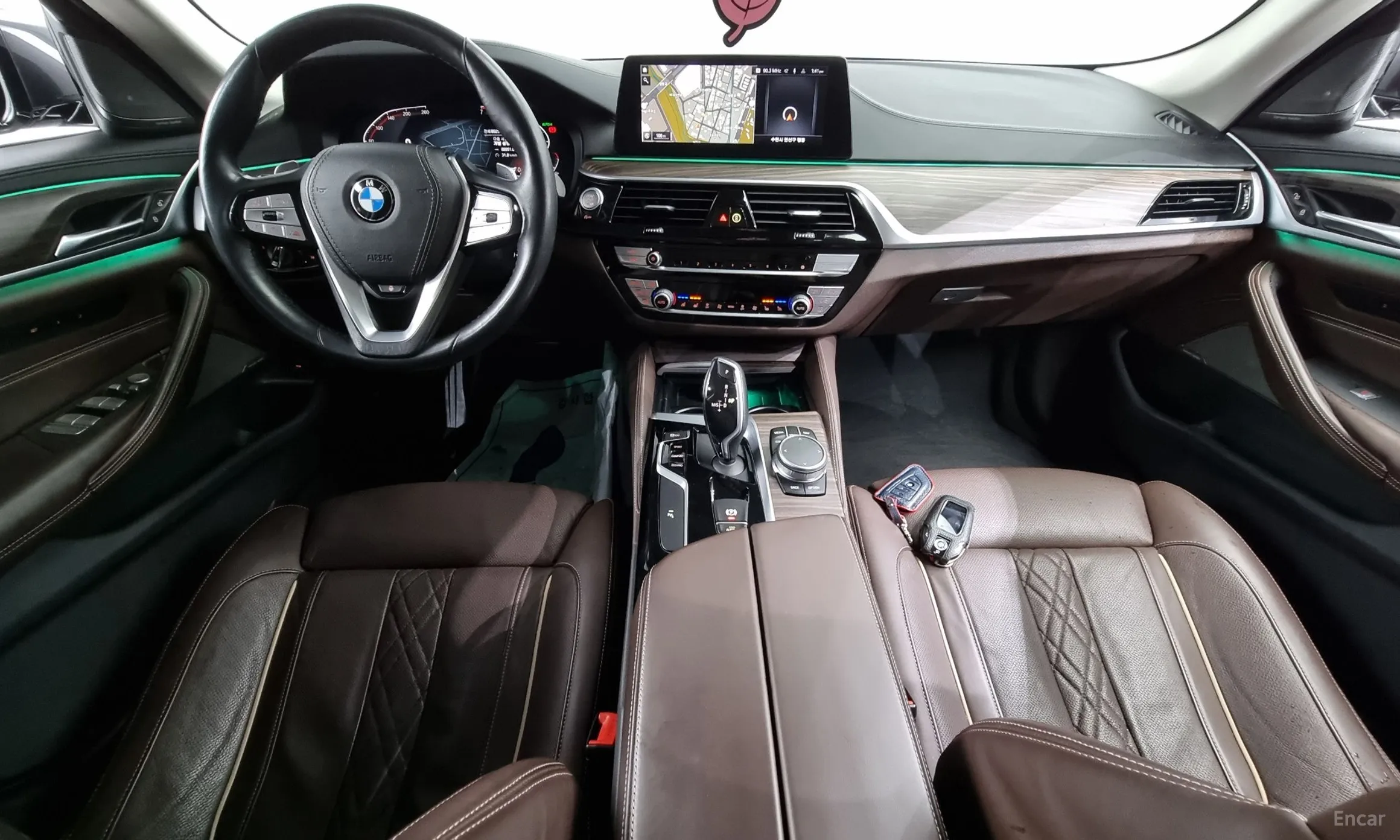 BMW 5 Series (G30) превью 4