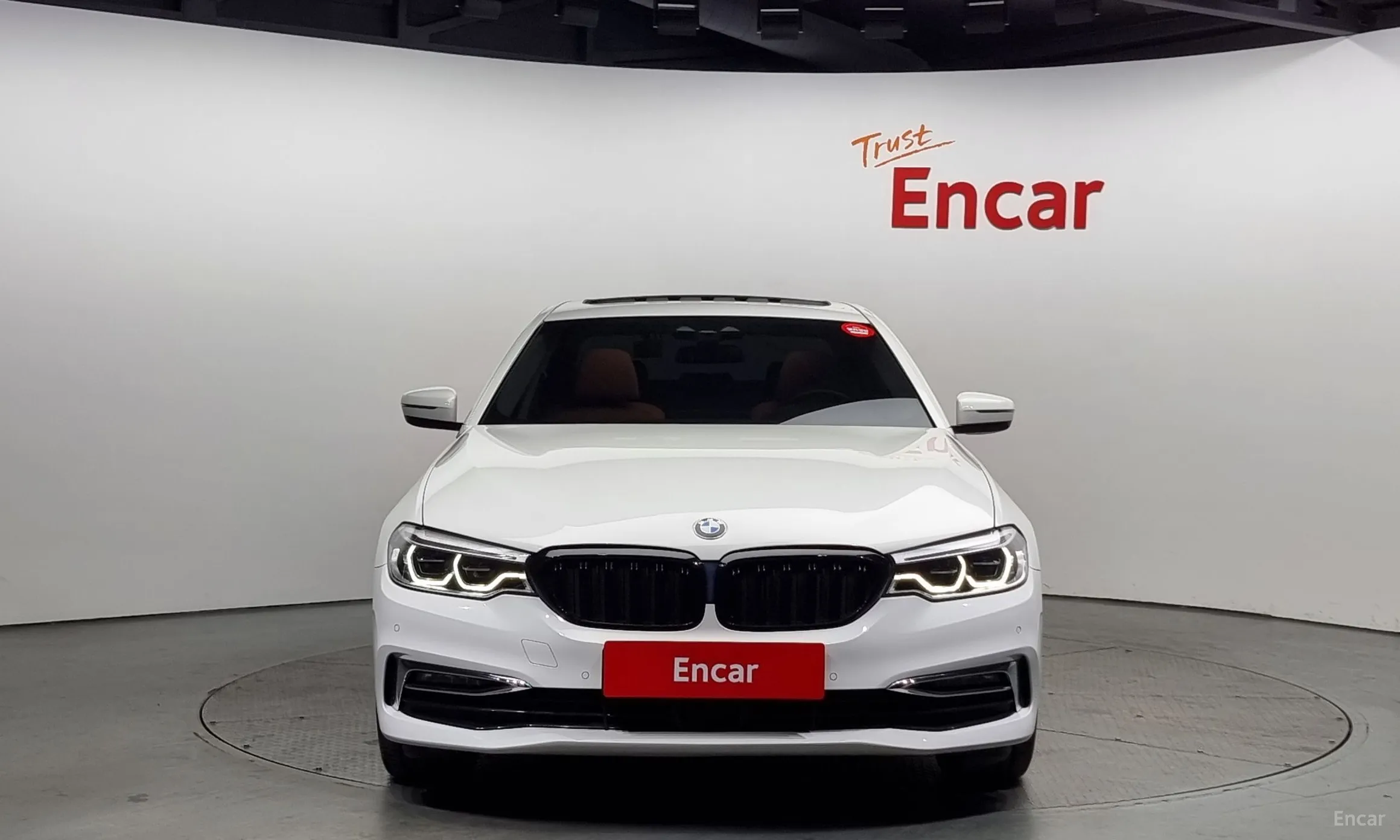 BMW 5 Series (G30) превью 2