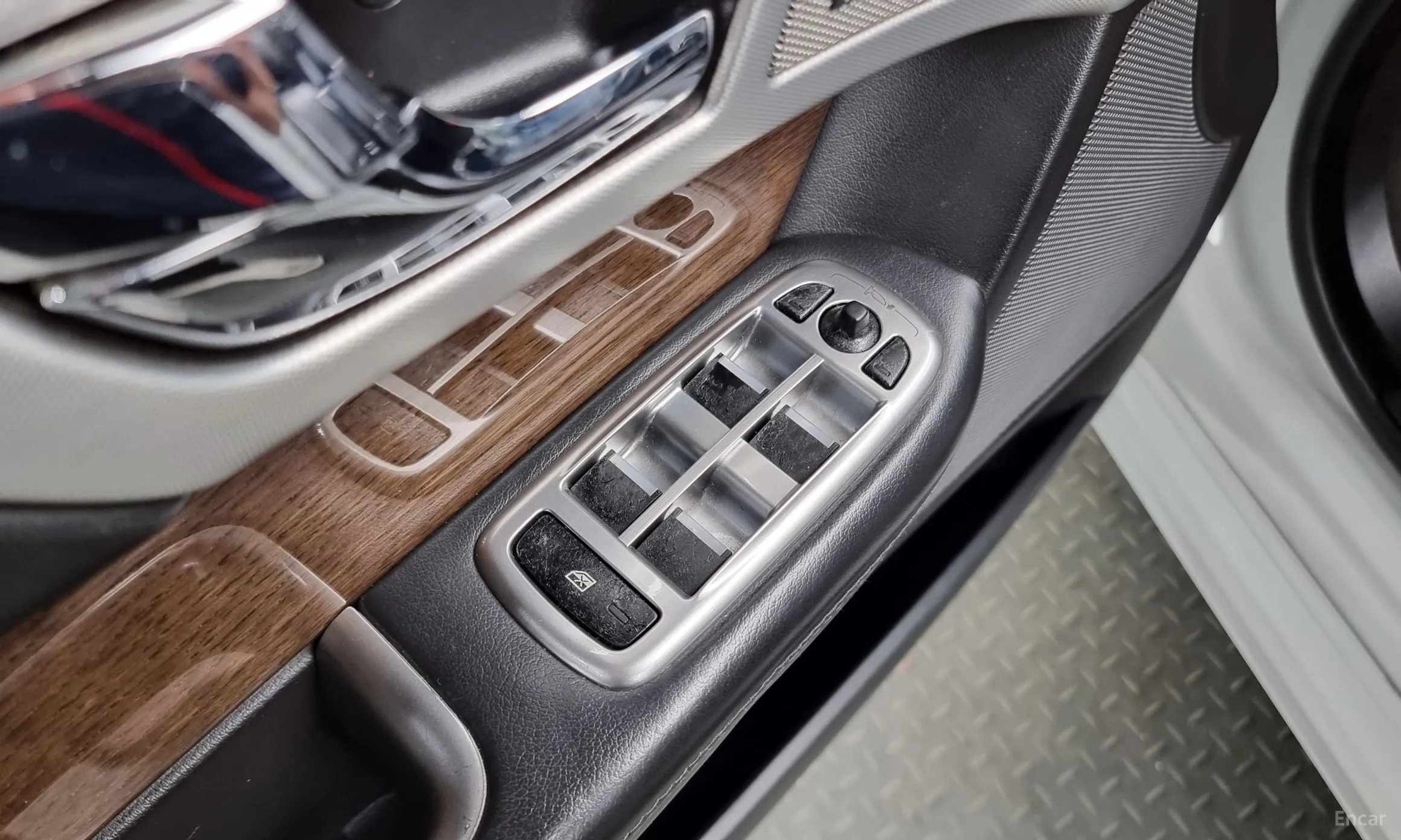 Jaguar New XF превью 12