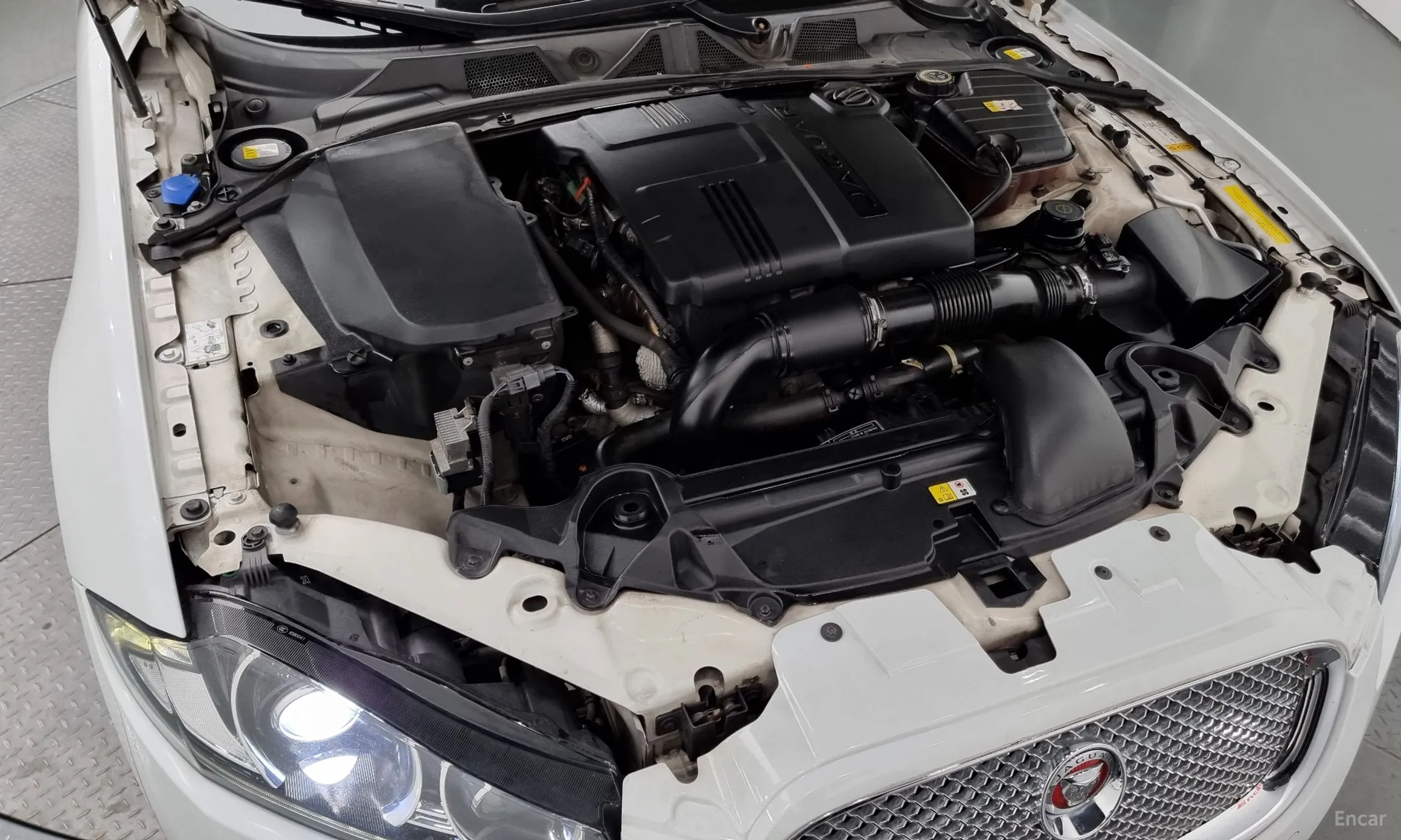 Jaguar New XF превью 6