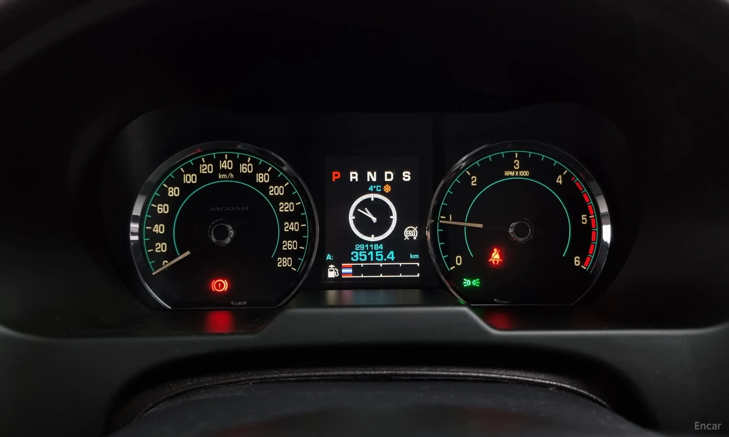 Jaguar New XF превью 8