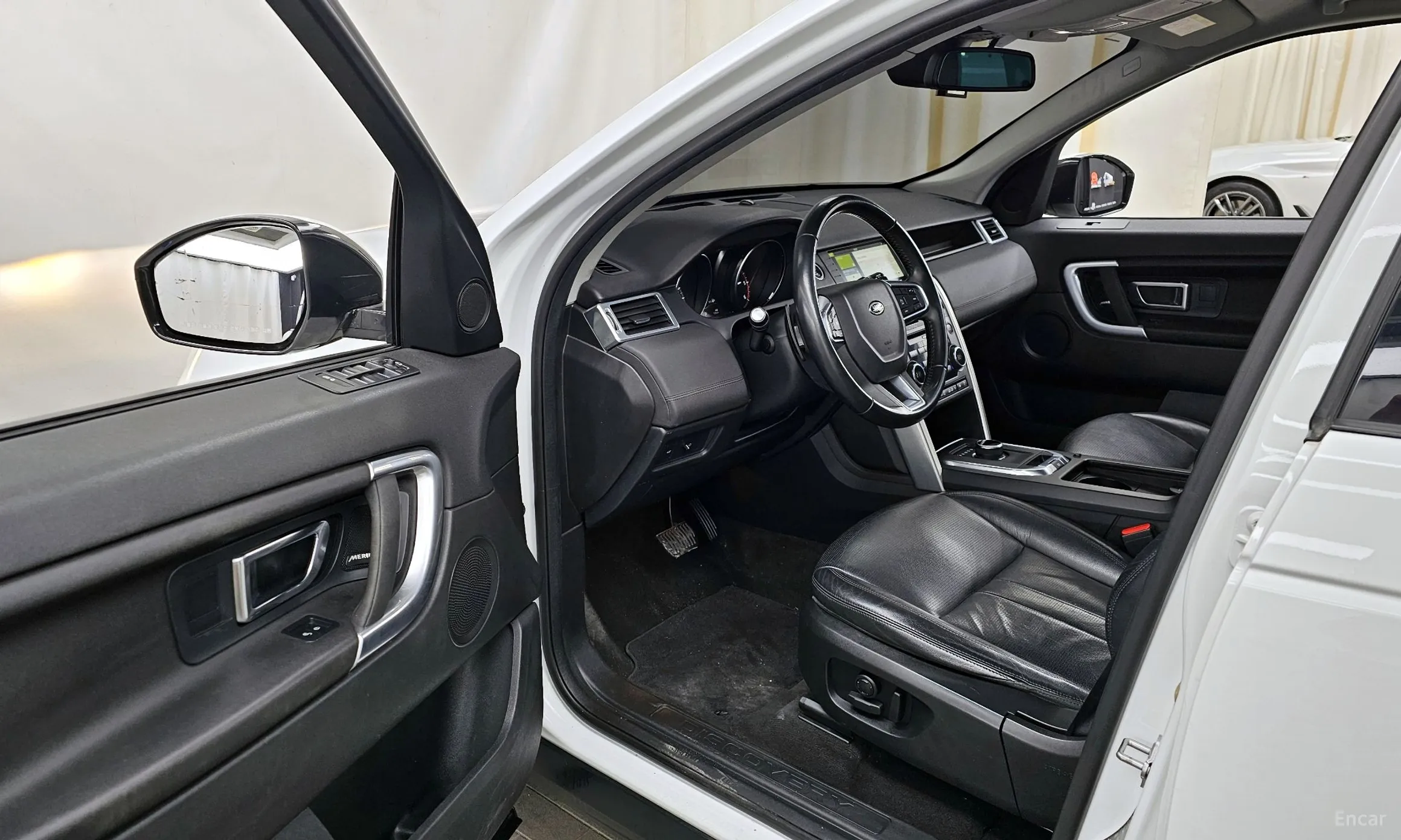 Land Rover Discovery Sports превью 10
