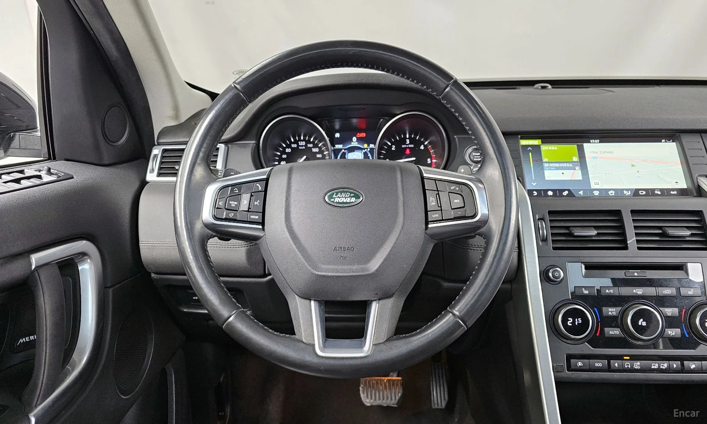 Land Rover Discovery Sports превью 13